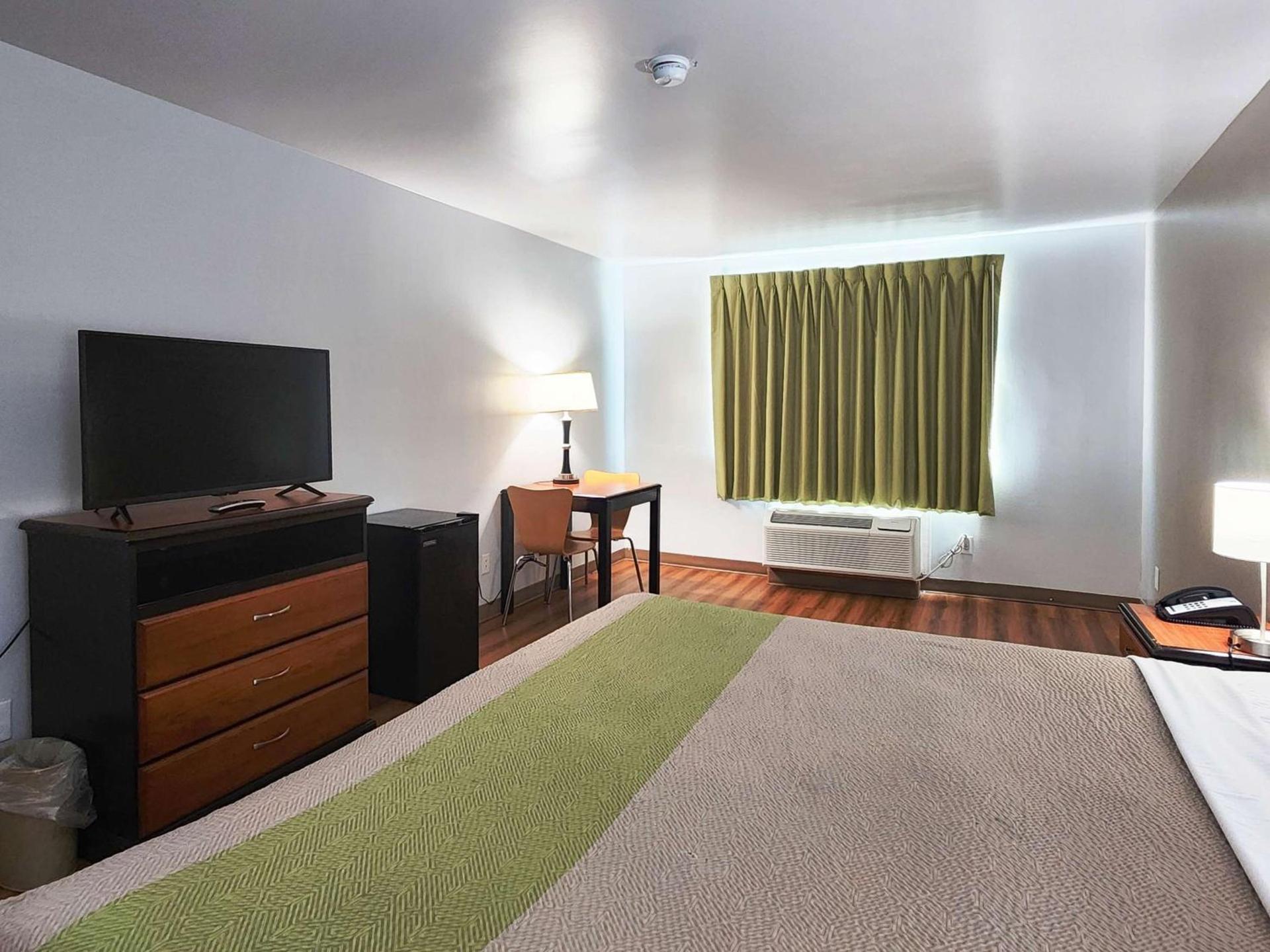 Motel 6-Ennis, TX photo 5