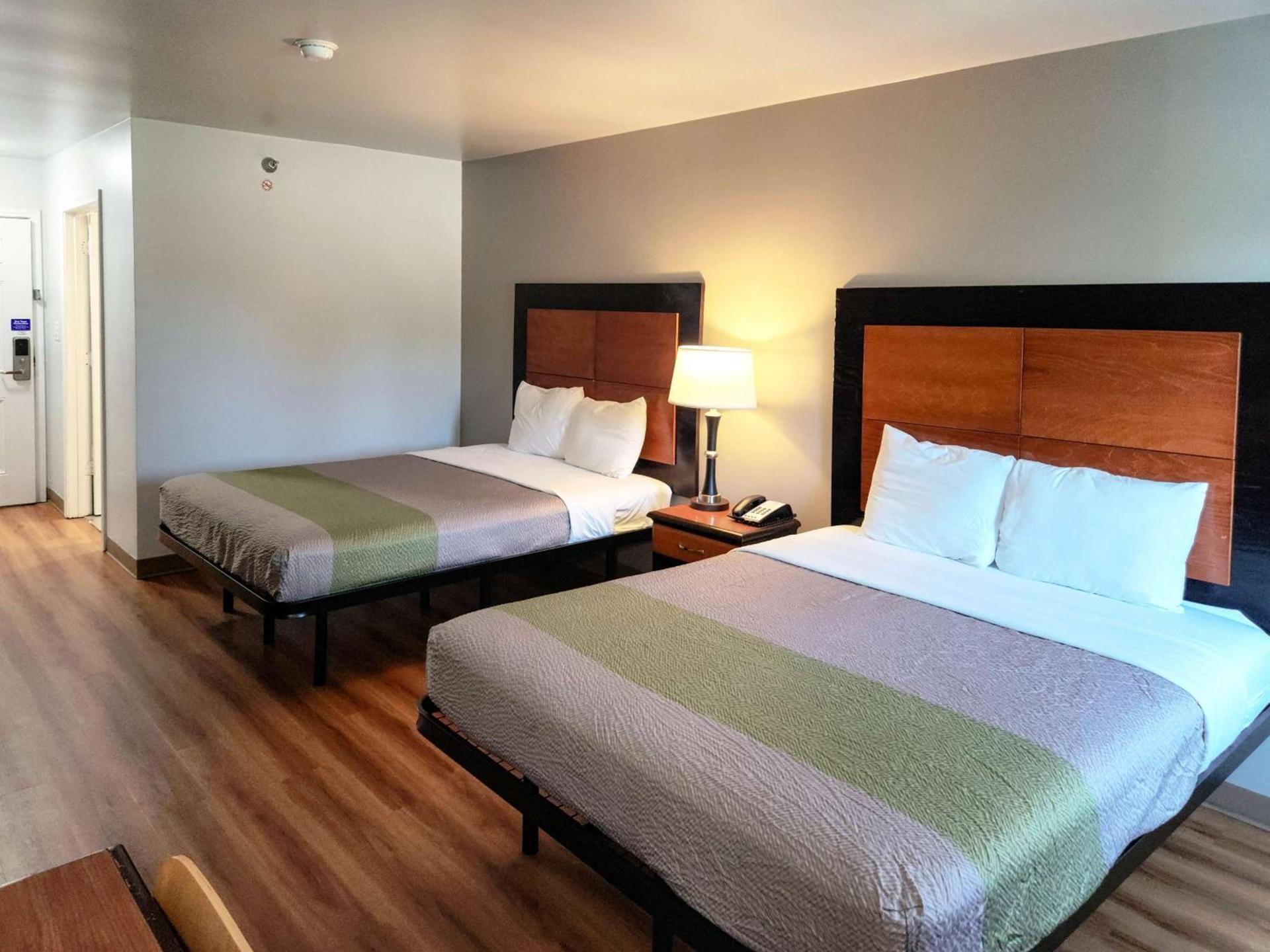 Motel 6-Ennis, TX photo 6