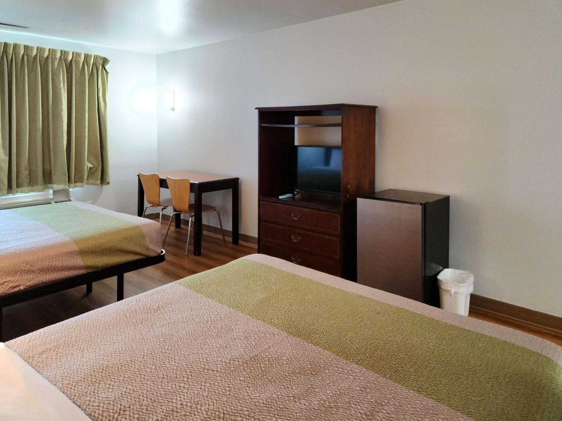 Motel 6-Ennis, TX photo 7