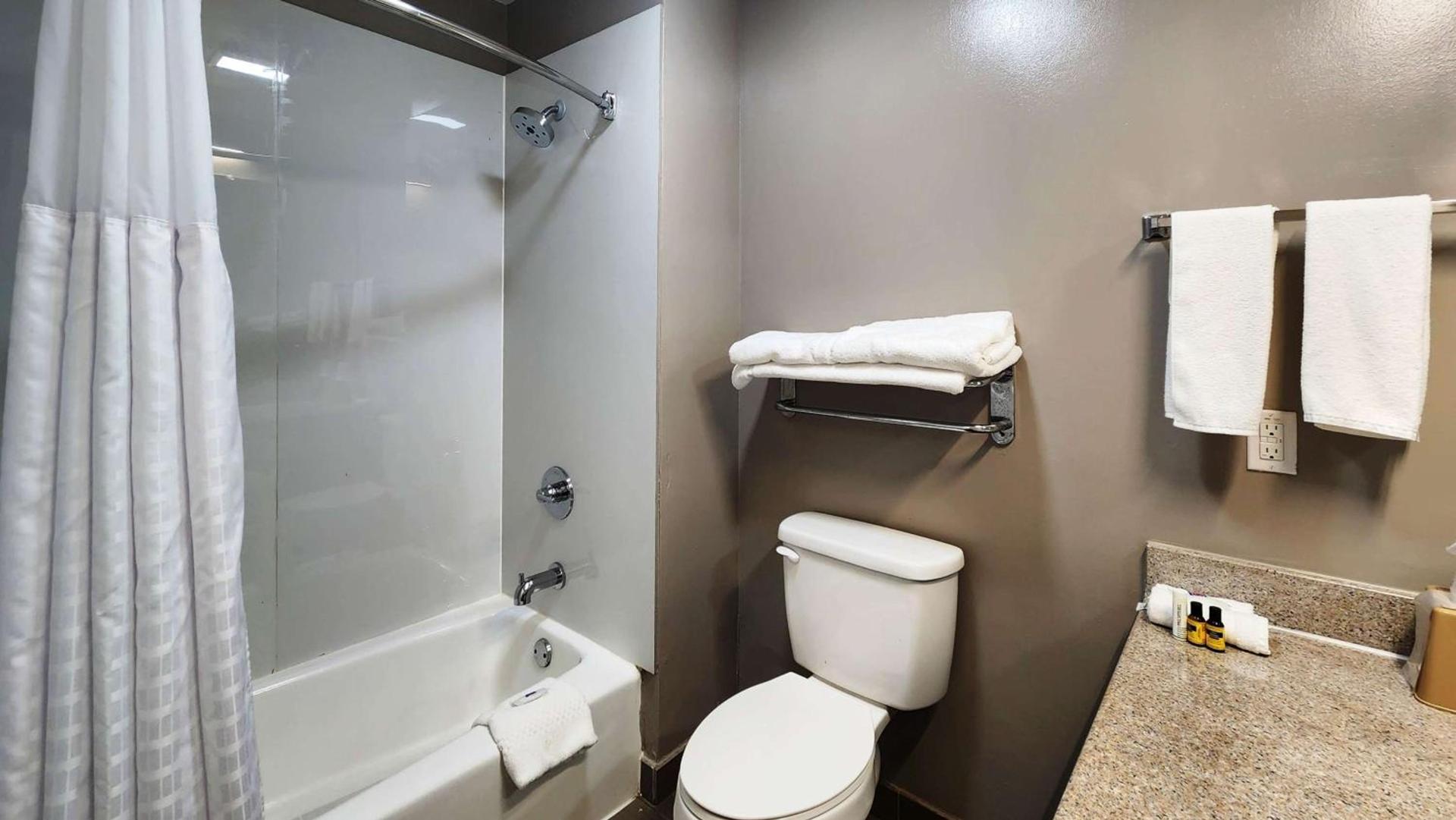 Motel 6-Ennis, TX photo 10