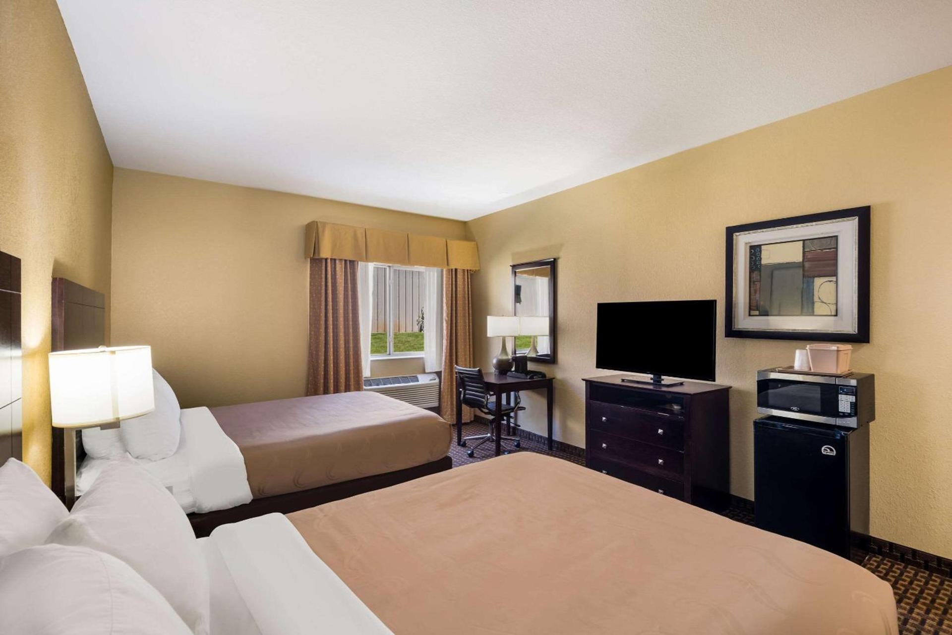 Quality Inn Des Moines North photo 9
