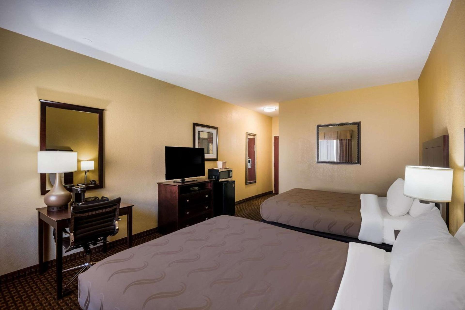 Quality Inn Des Moines North photo 2