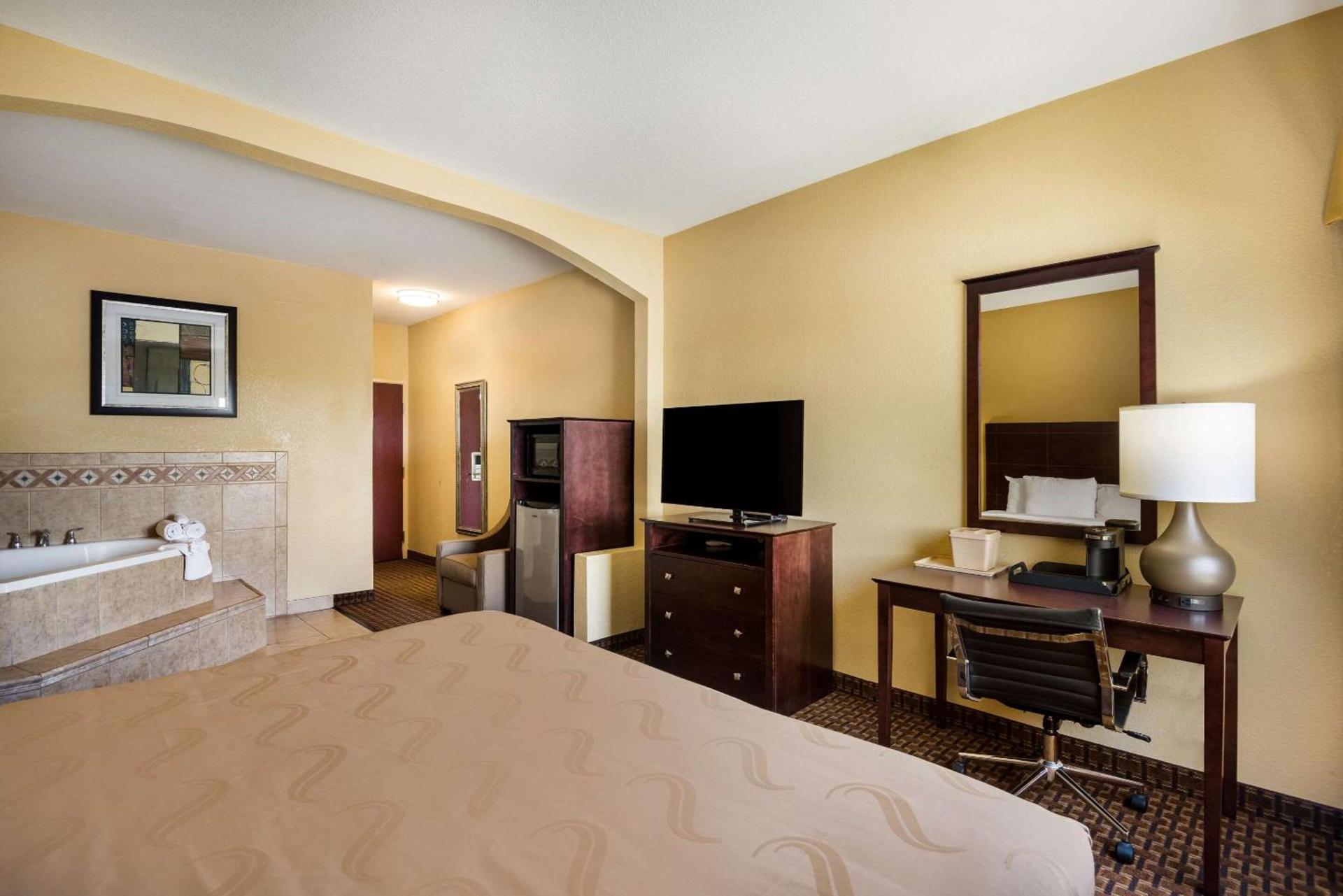 Quality Inn Des Moines North photo 19