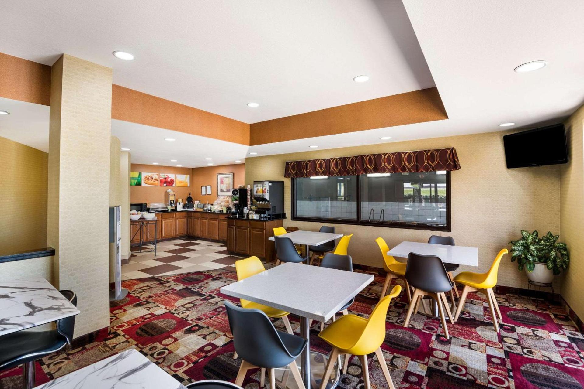 Quality Inn Des Moines North photo 25