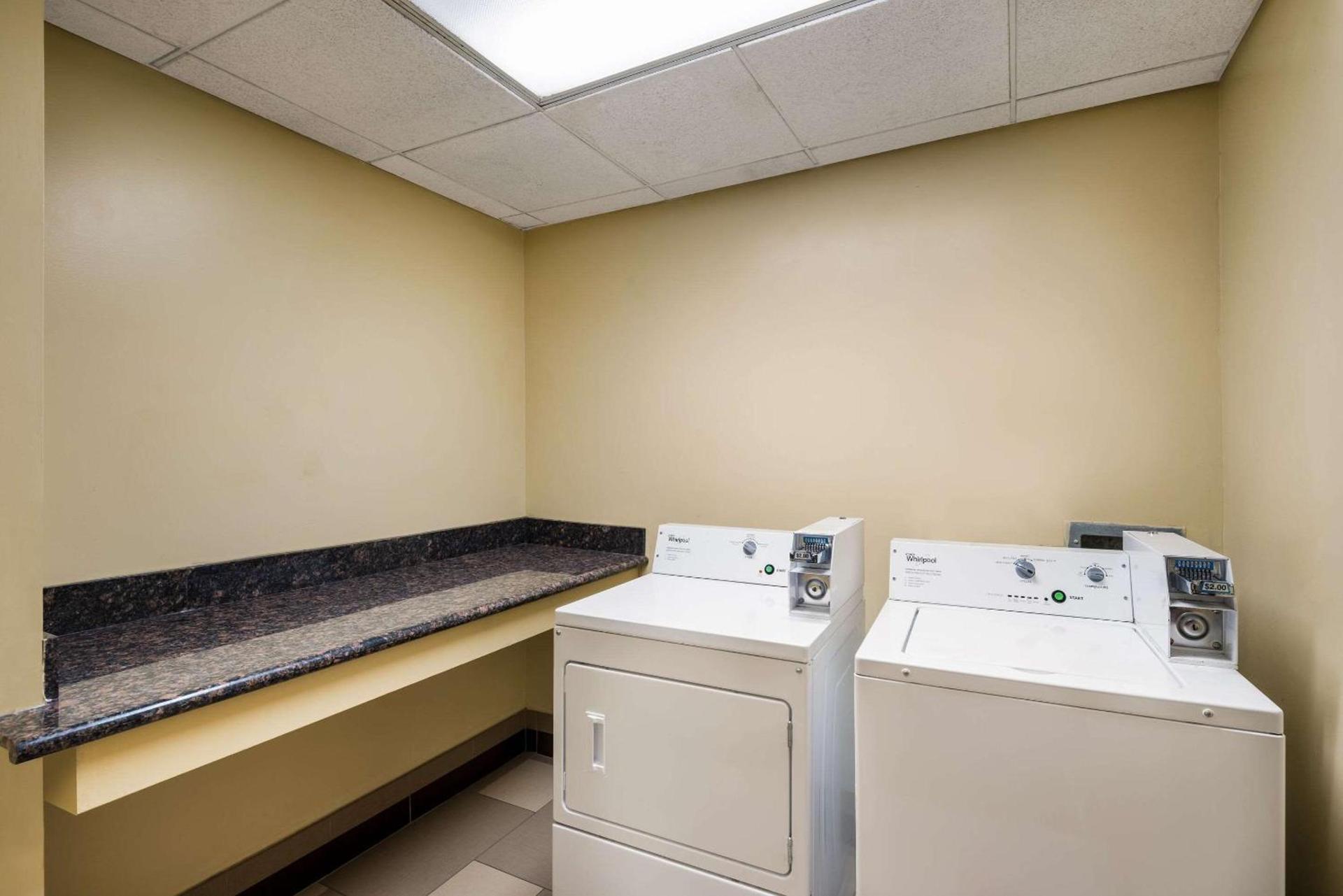 Quality Inn Des Moines North photo 29