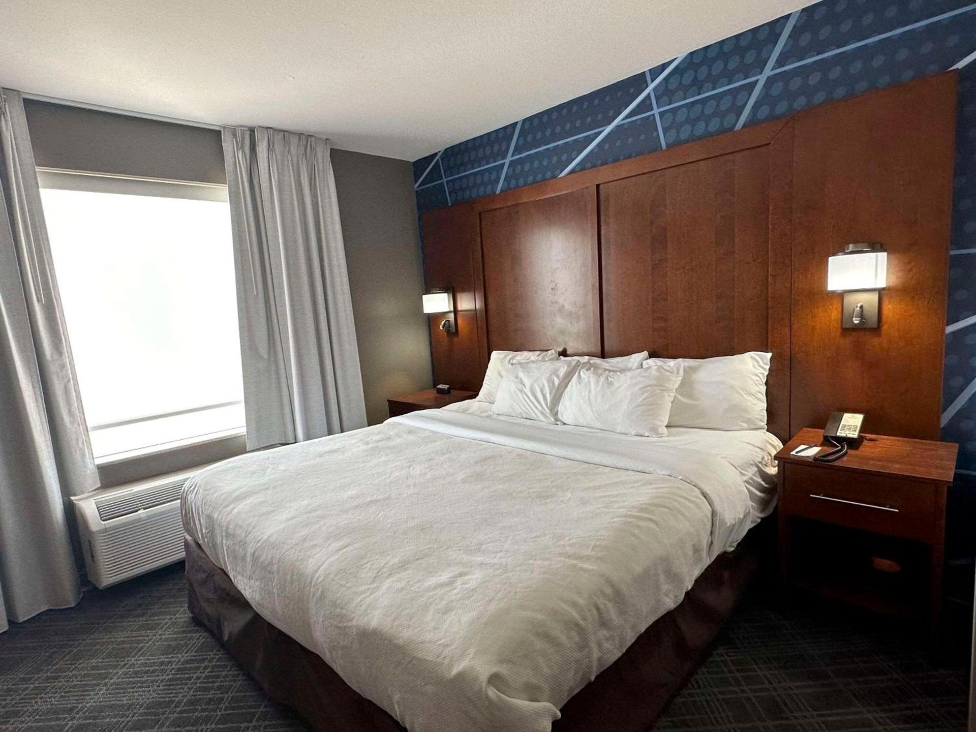 Comfort Suites Jackson-Cape Girardeau photo 11