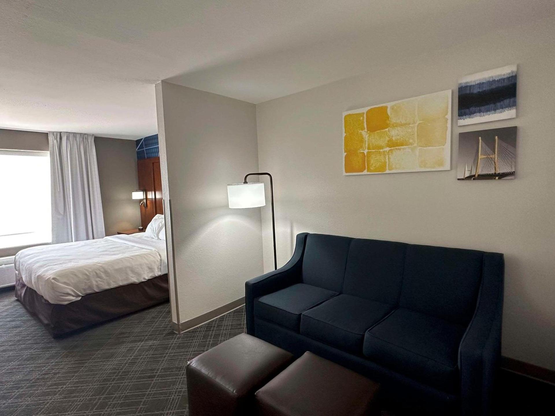 Comfort Suites Jackson-Cape Girardeau photo 12