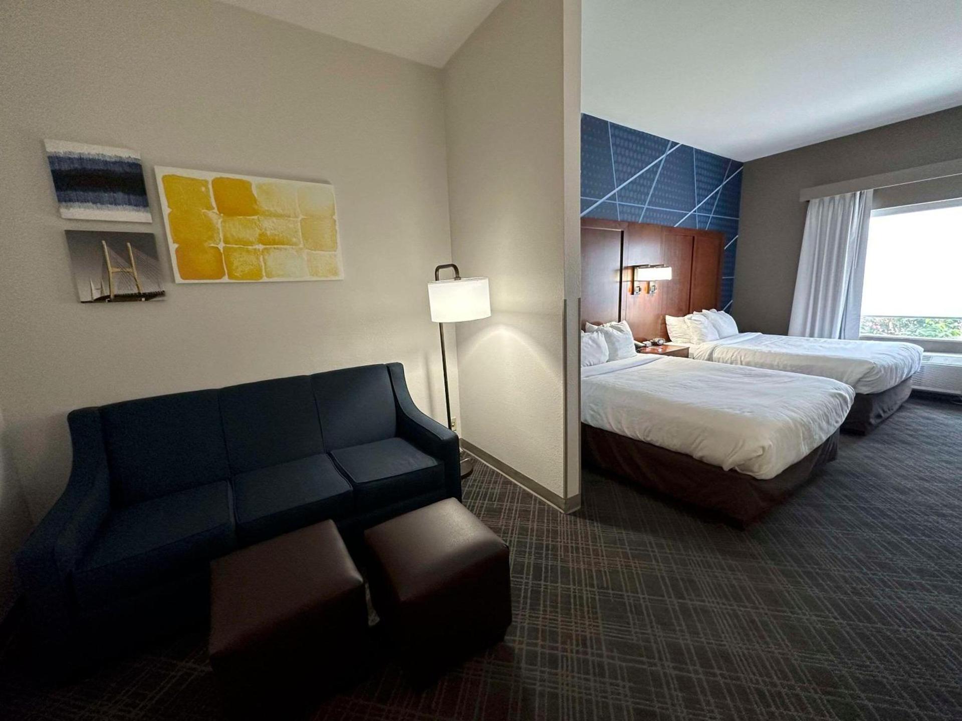 Comfort Suites Jackson-Cape Girardeau photo 17