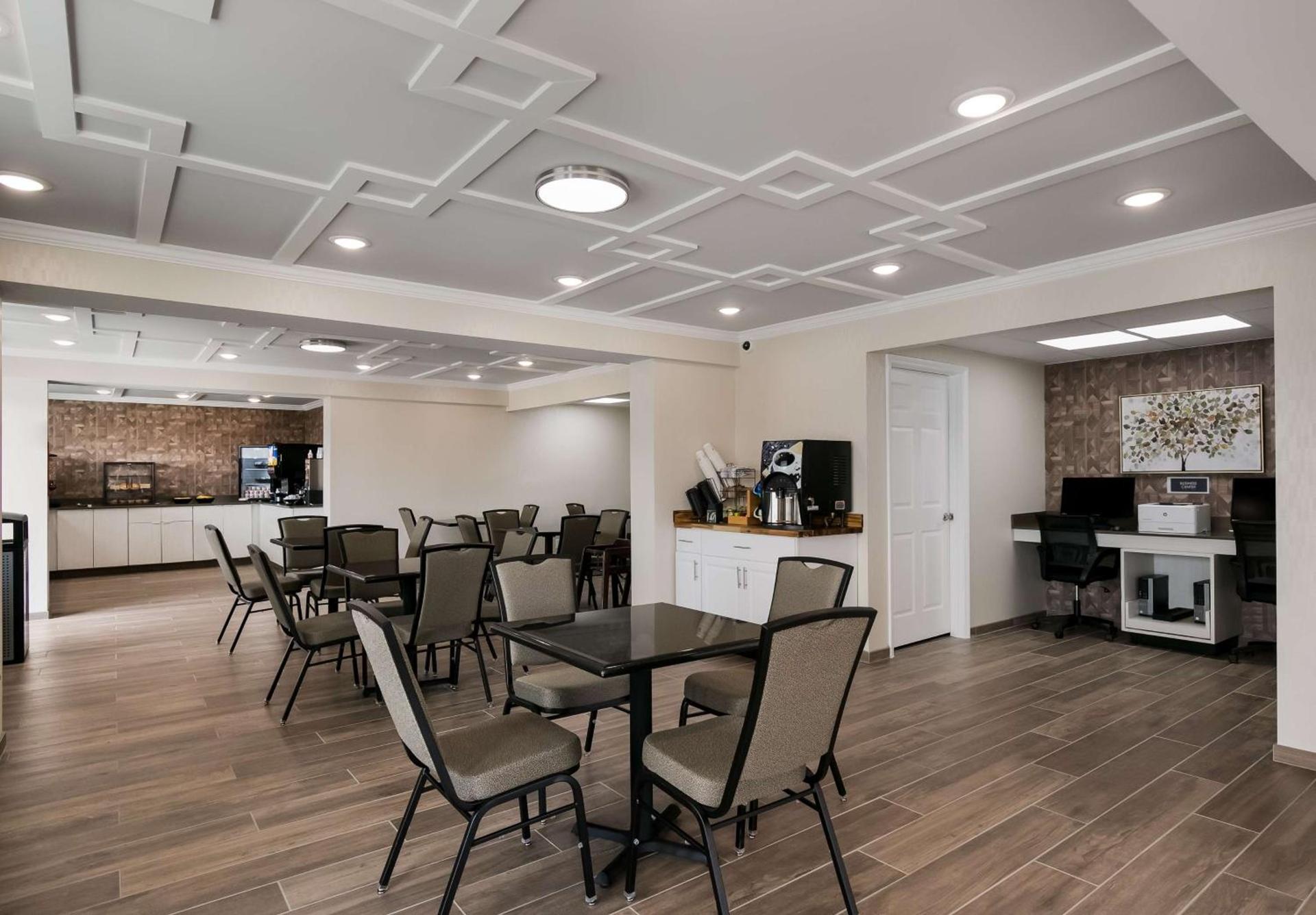 SureStay Plus by Best Western Pigeon Forge photo 31