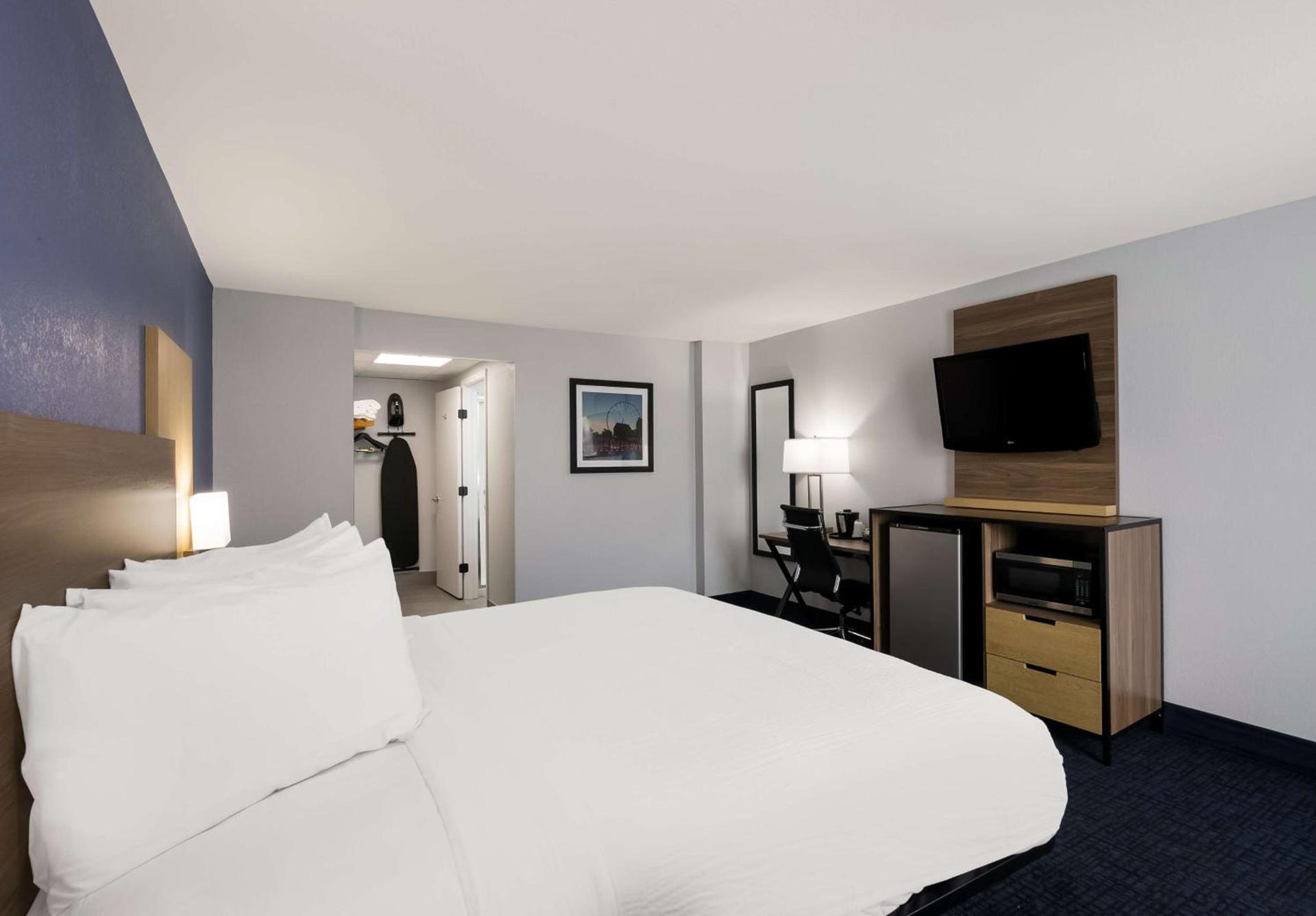 SureStay Plus by Best Western Pigeon Forge photo 9