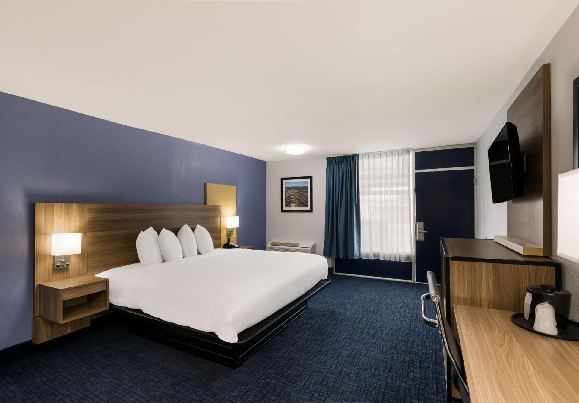 SureStay Plus by Best Western Pigeon Forge photo 4
