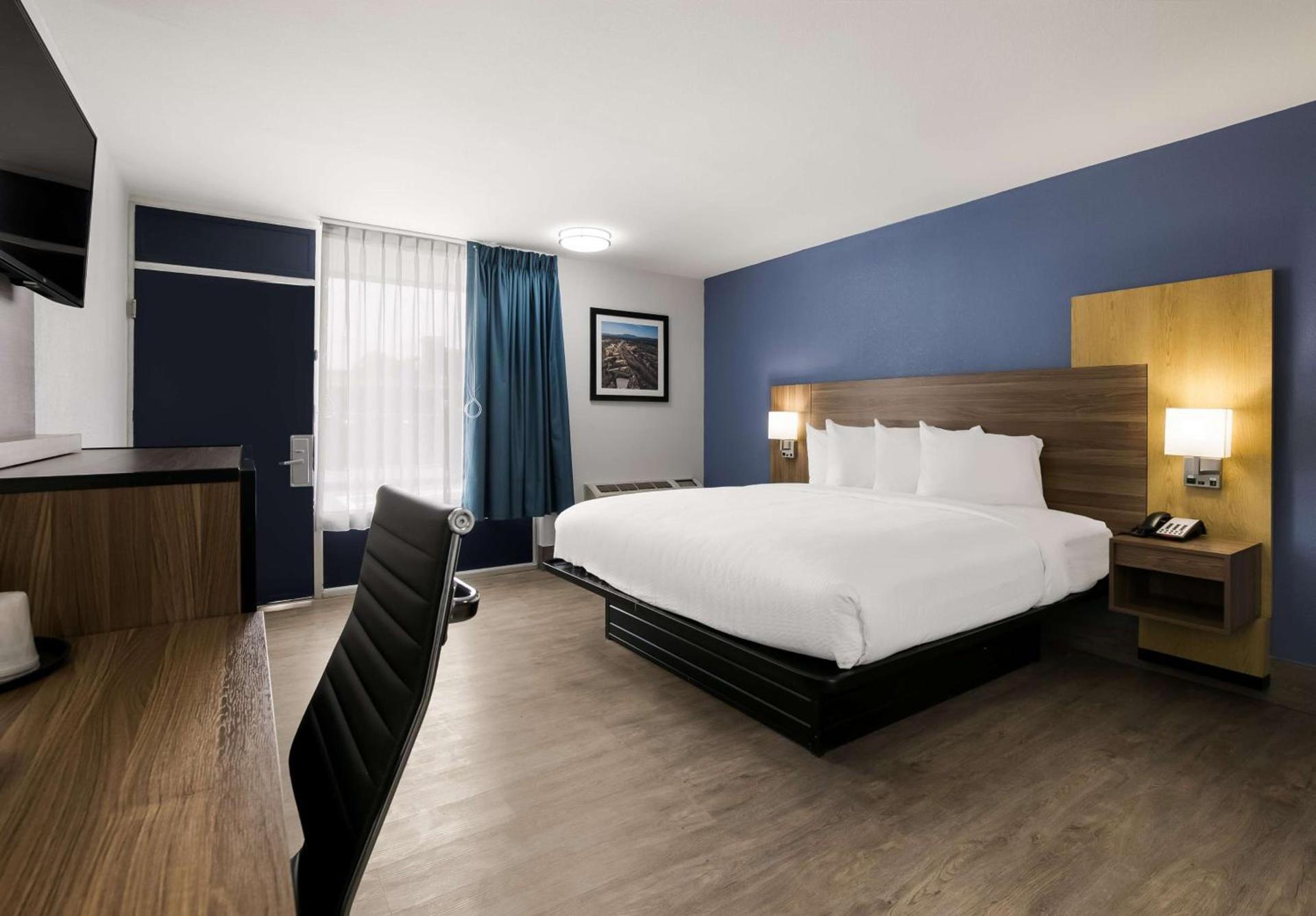 SureStay Plus by Best Western Pigeon Forge photo 16