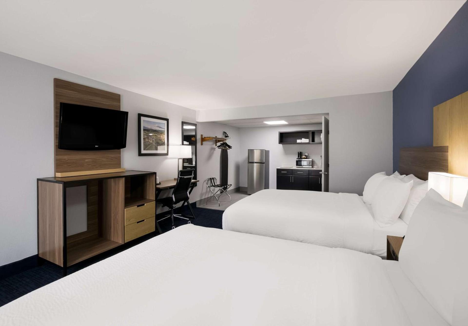 SureStay Plus by Best Western Pigeon Forge photo 19