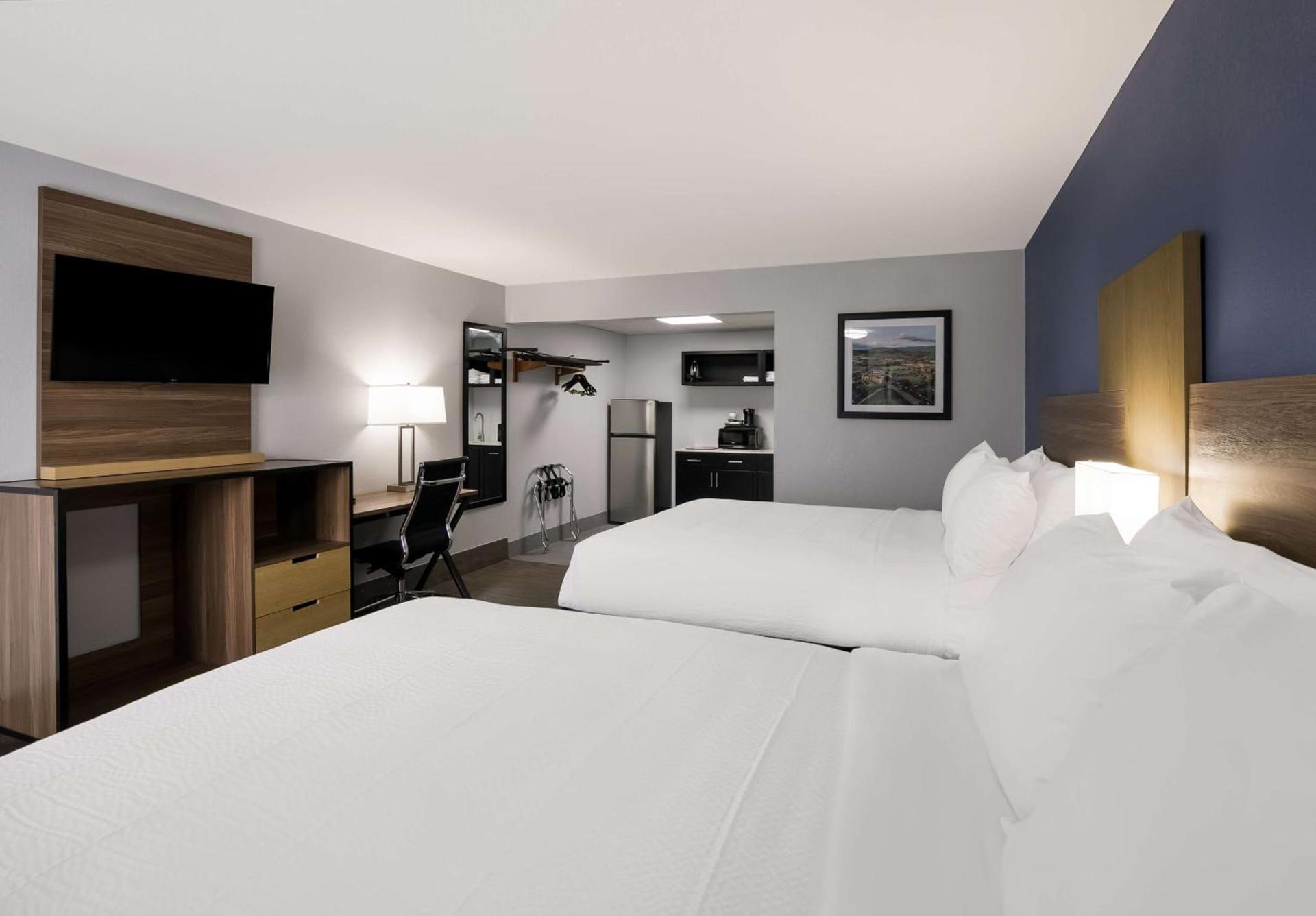 SureStay Plus by Best Western Pigeon Forge photo 5