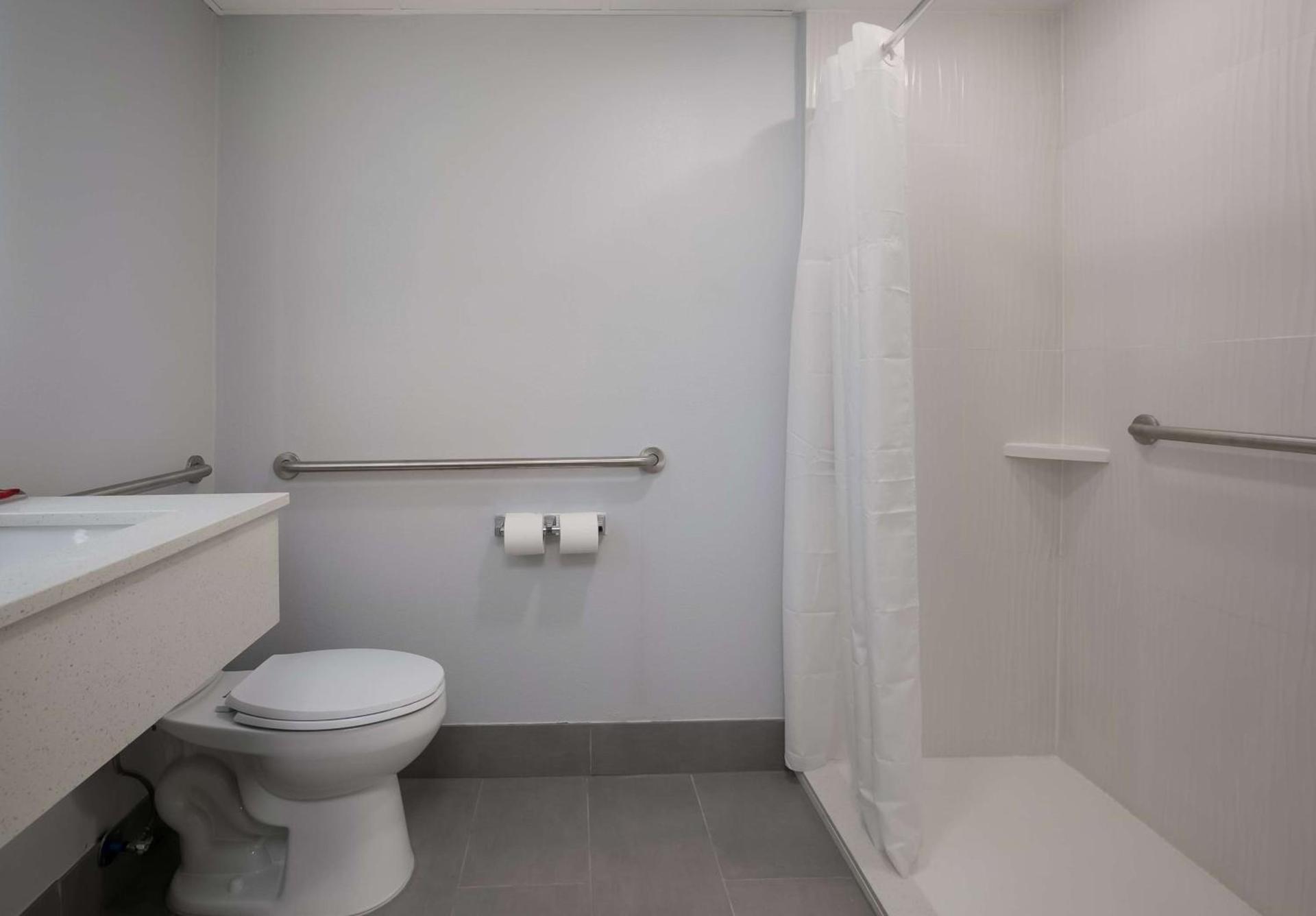 SureStay Plus by Best Western Pigeon Forge photo 22