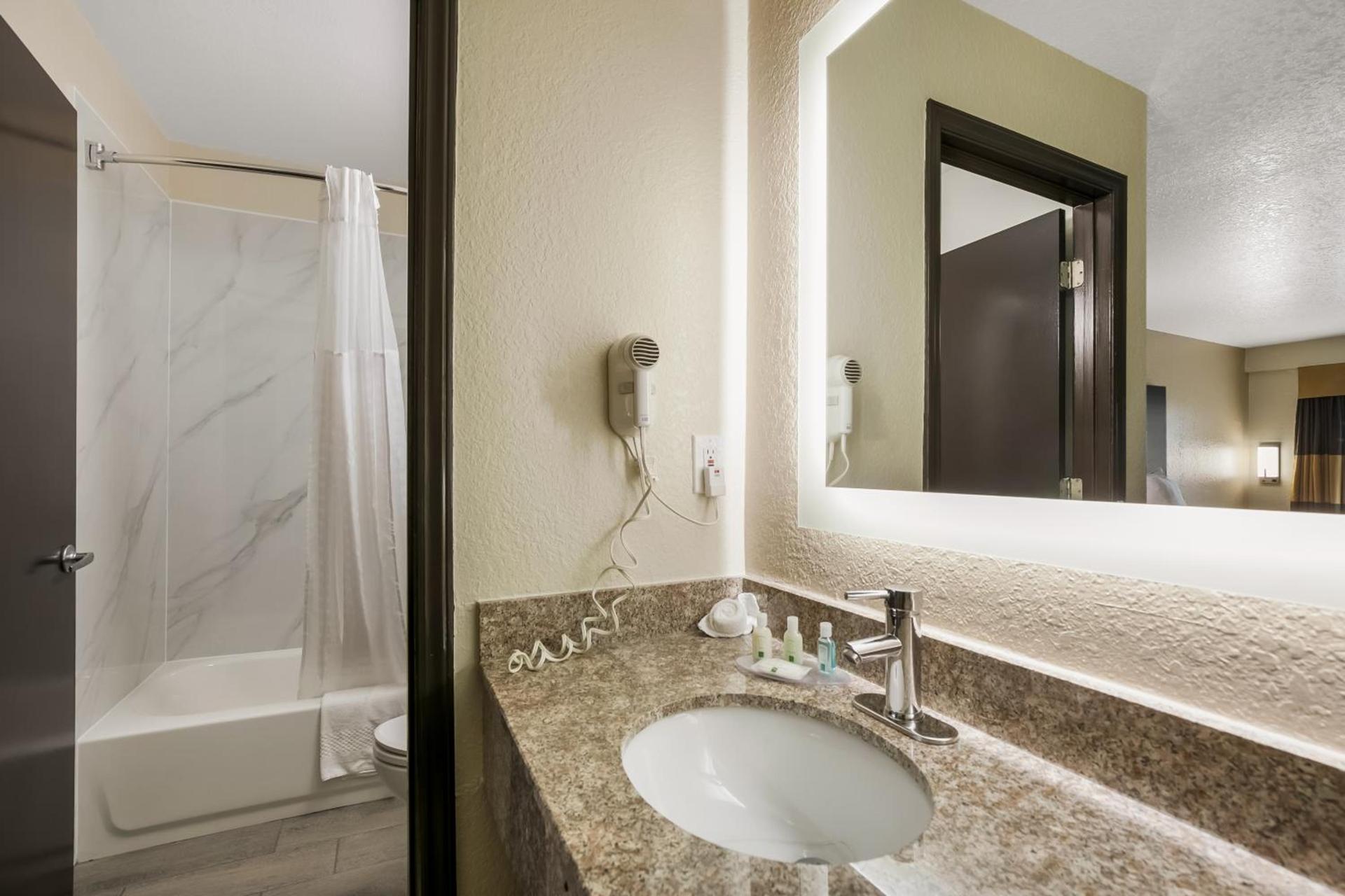 Quality Inn Commerce at I-85 photo 56