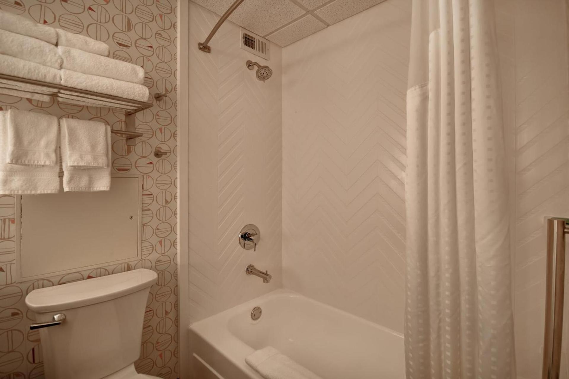 Holiday Inn Lancaster by IHG photo 28