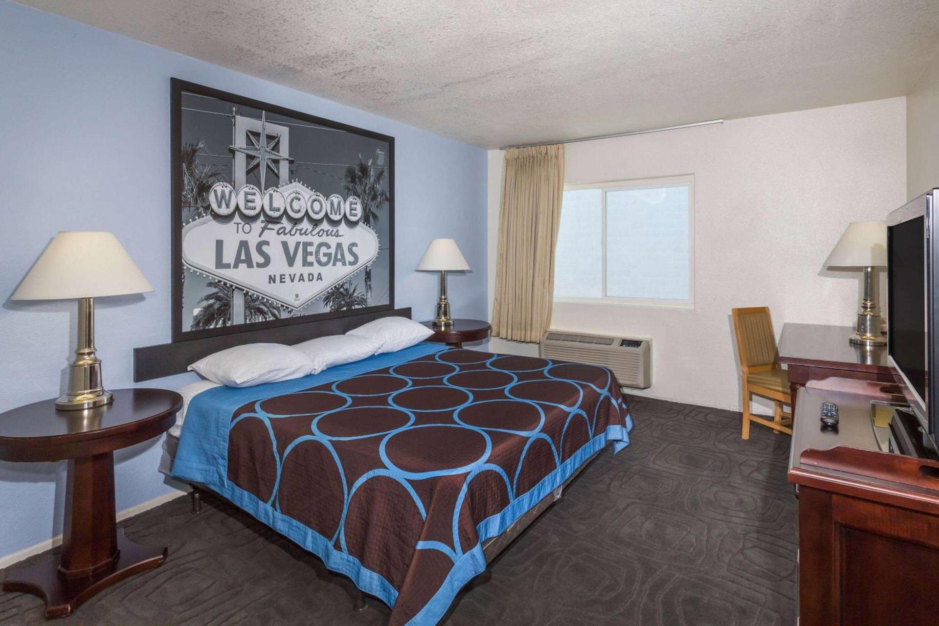 Super 8 by Wyndham Las Vegas North Strip/Fremont St. Area photo 3