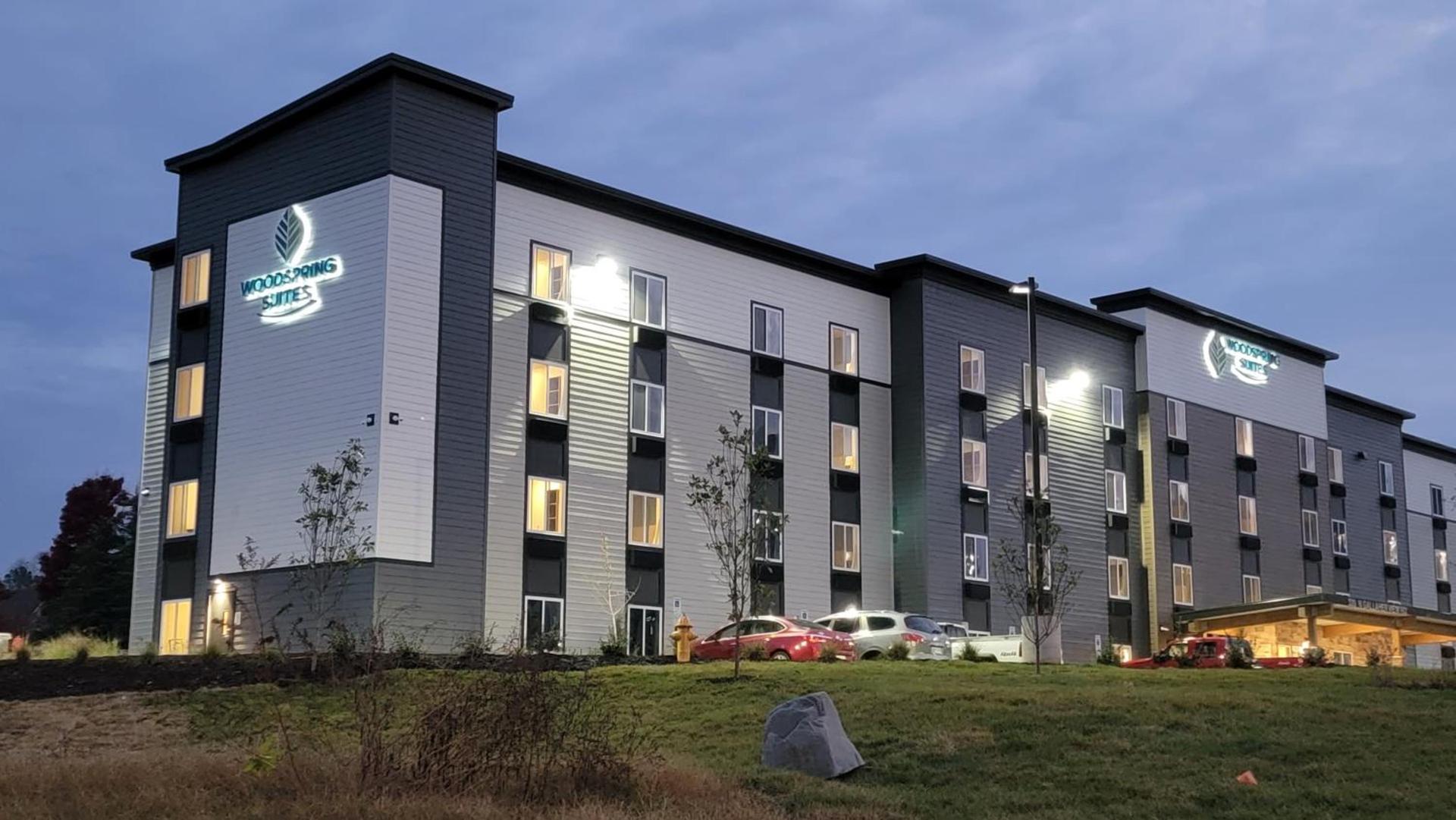 WoodSpring Suites Dearborn Detroit photo 33