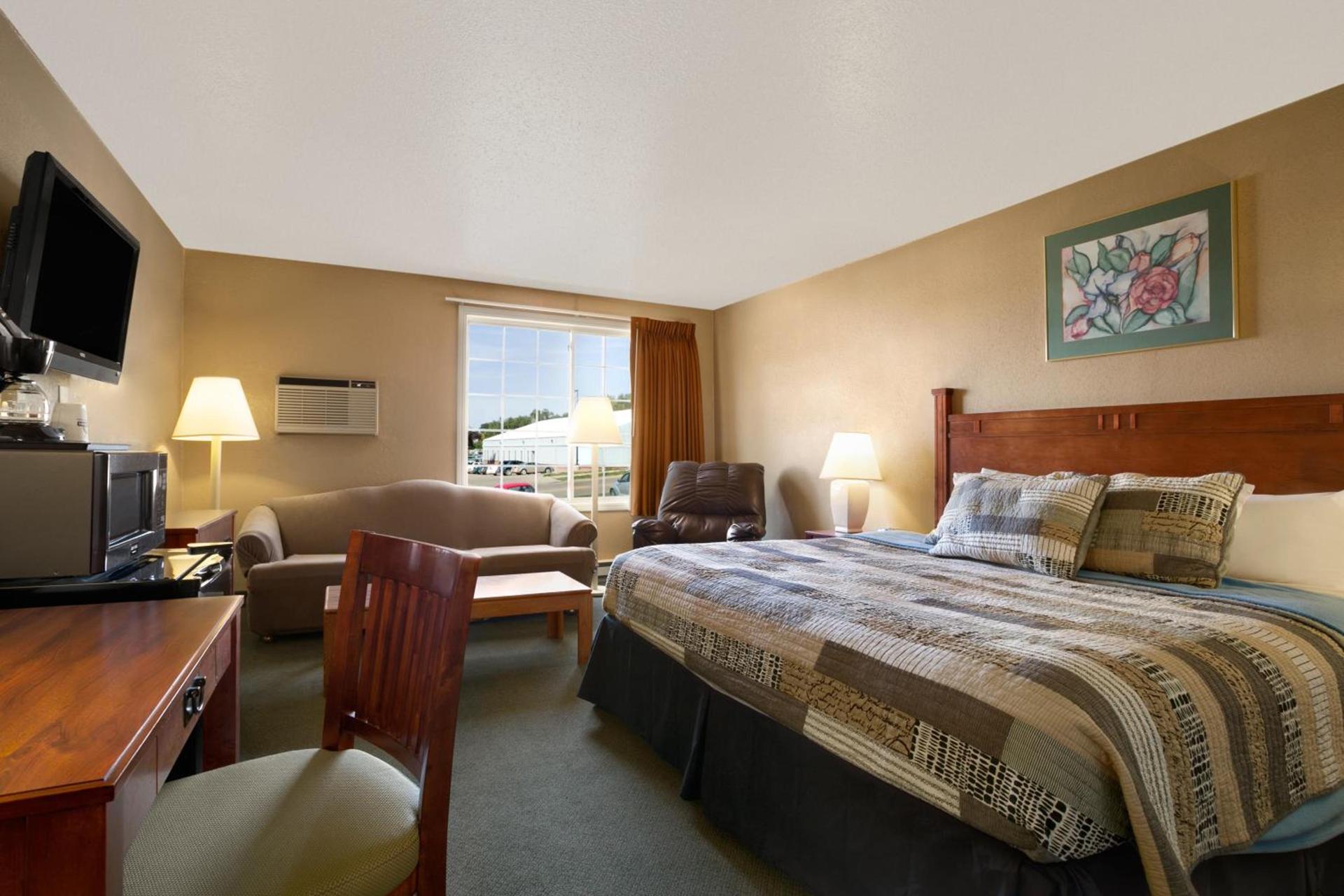 Days Inn by Wyndham Pierre photo 42