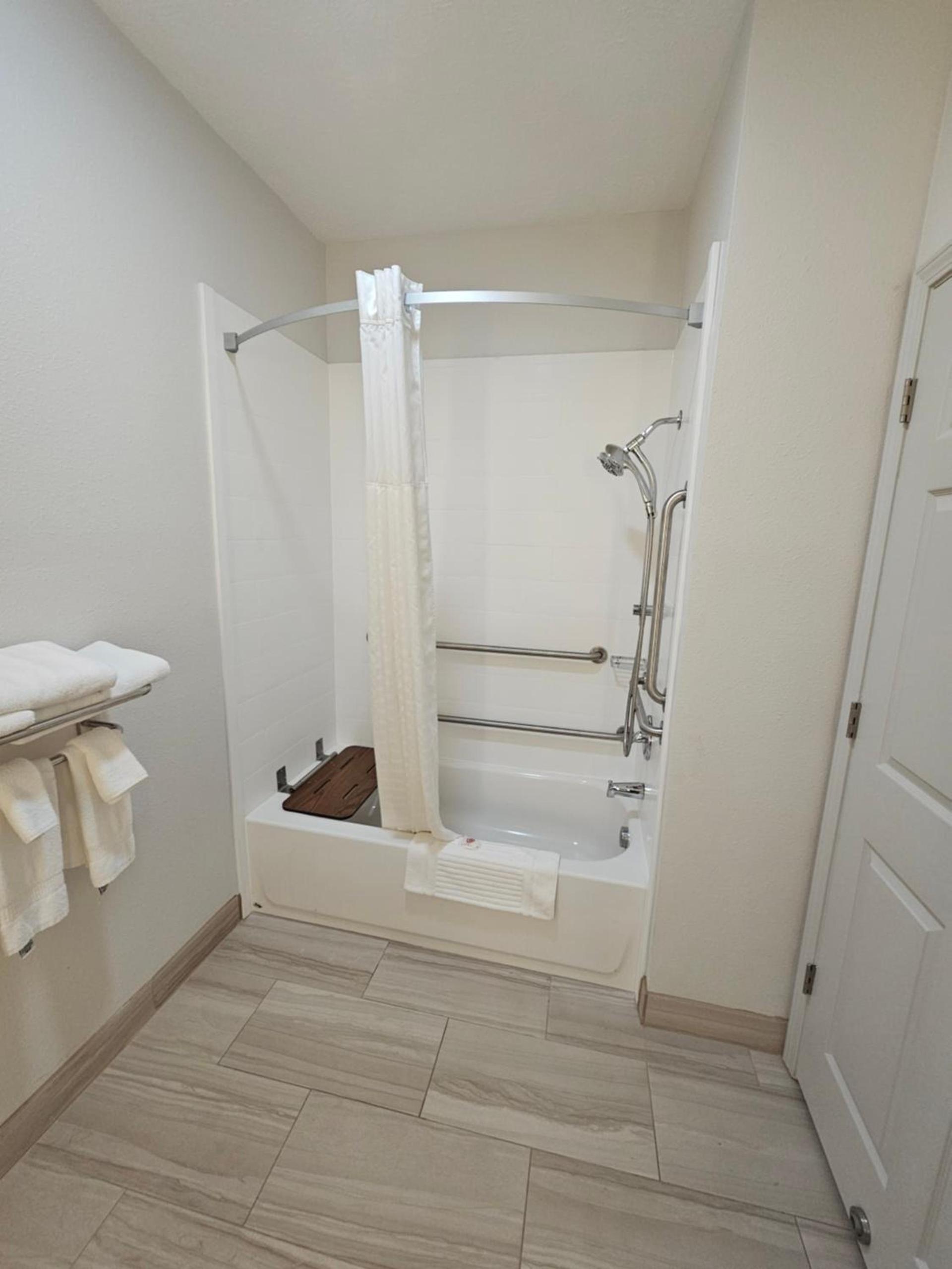 Comfort Inn Jackson I-40 photo 18