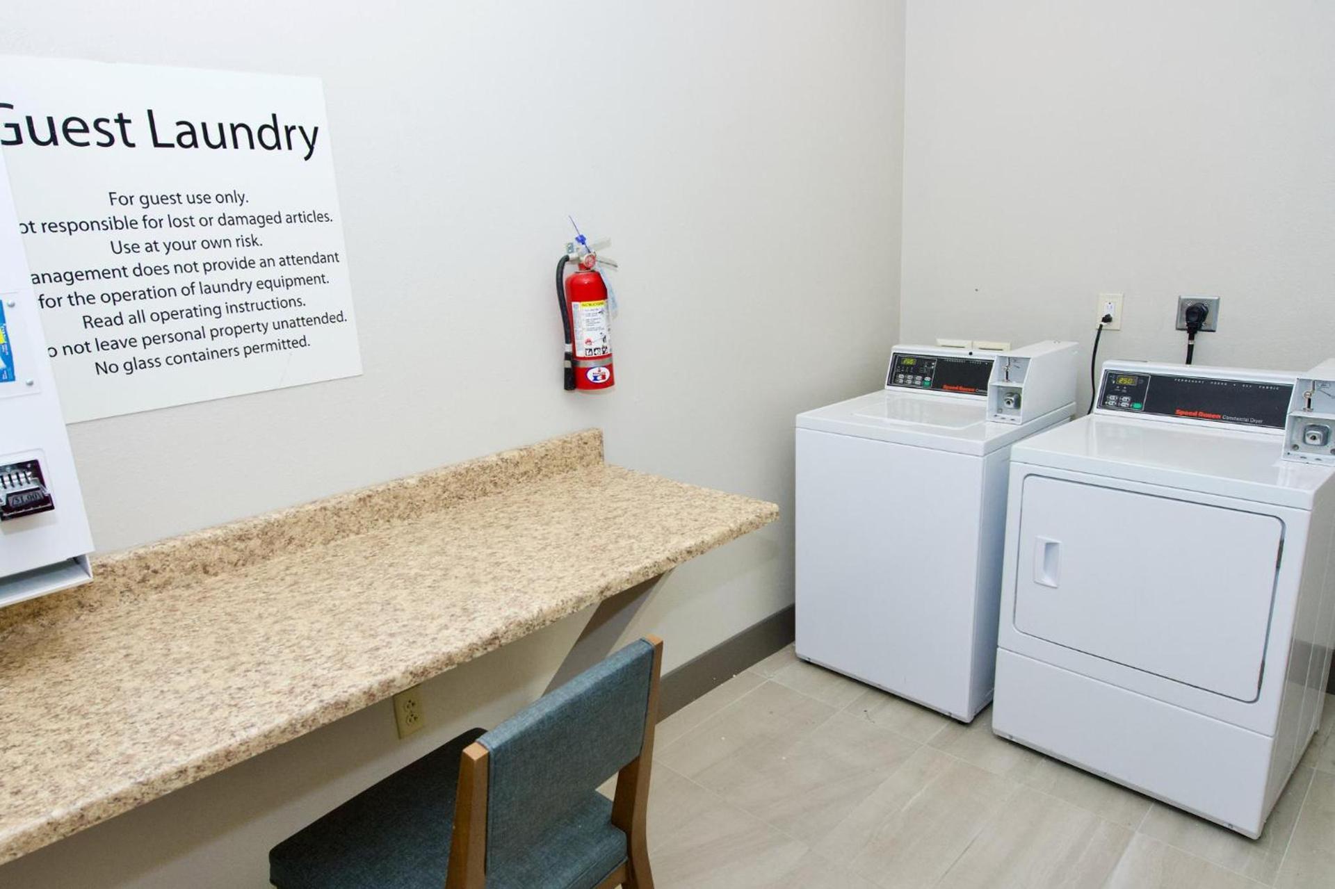 Holiday Inn Express Hotel & Suites St. Charles by IHG photo 17