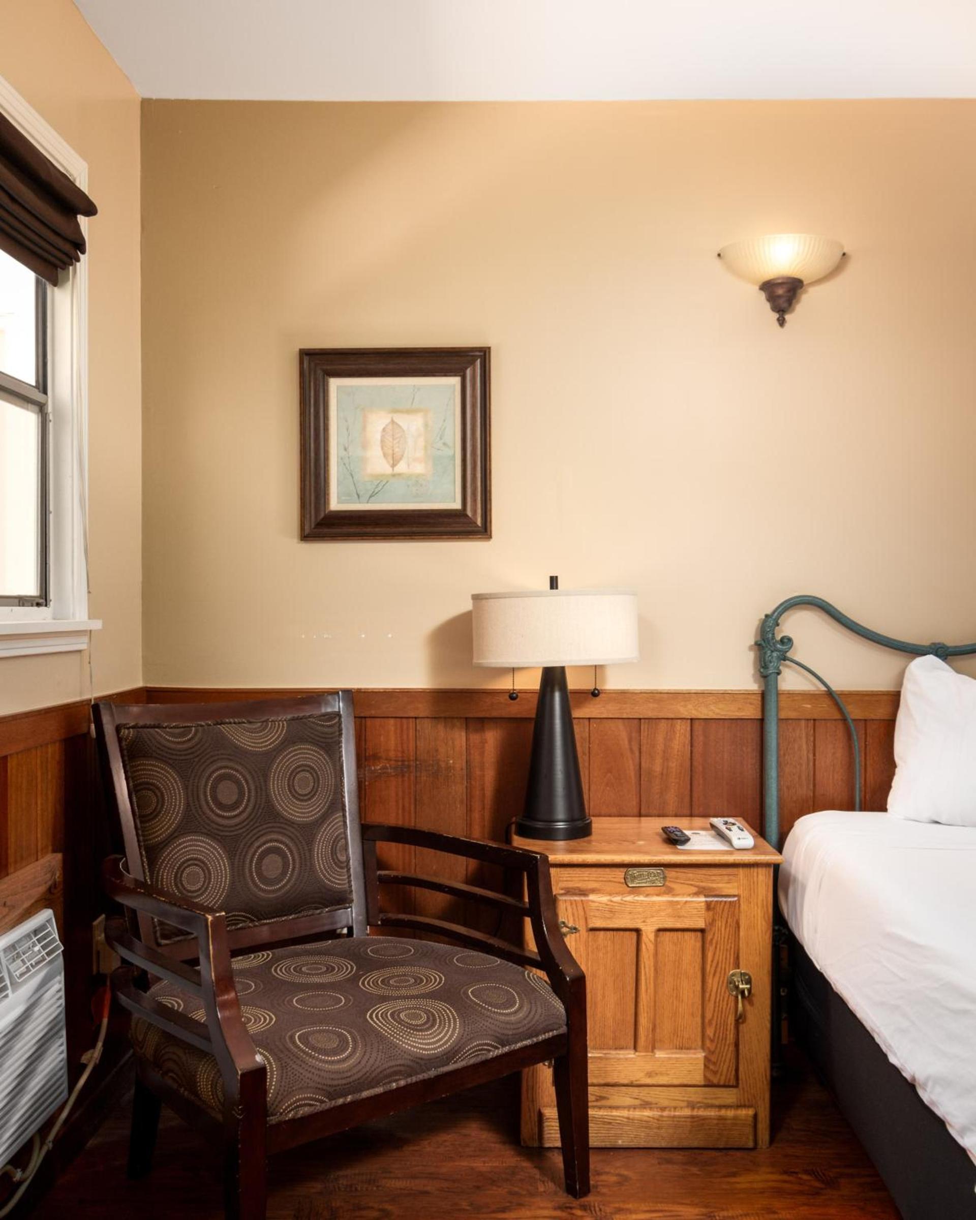 Prescott Pines Inn photo 23