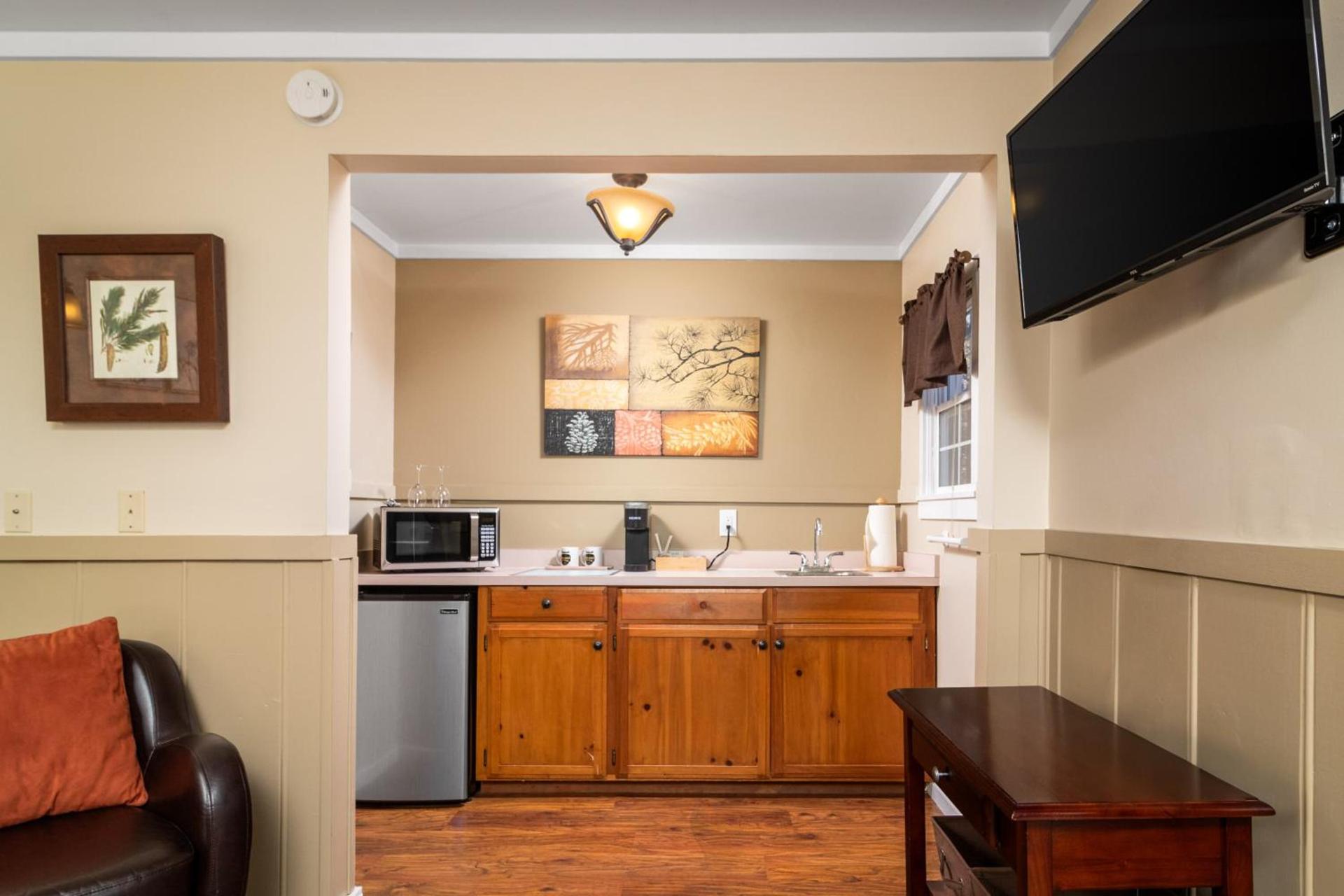 Prescott Pines Inn photo 39