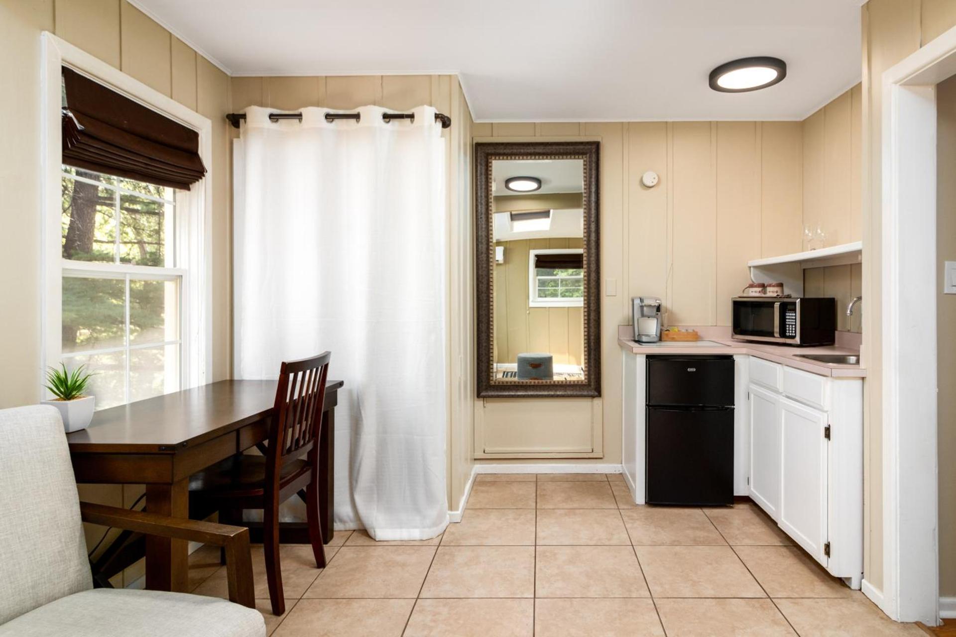 Prescott Pines Inn photo 46