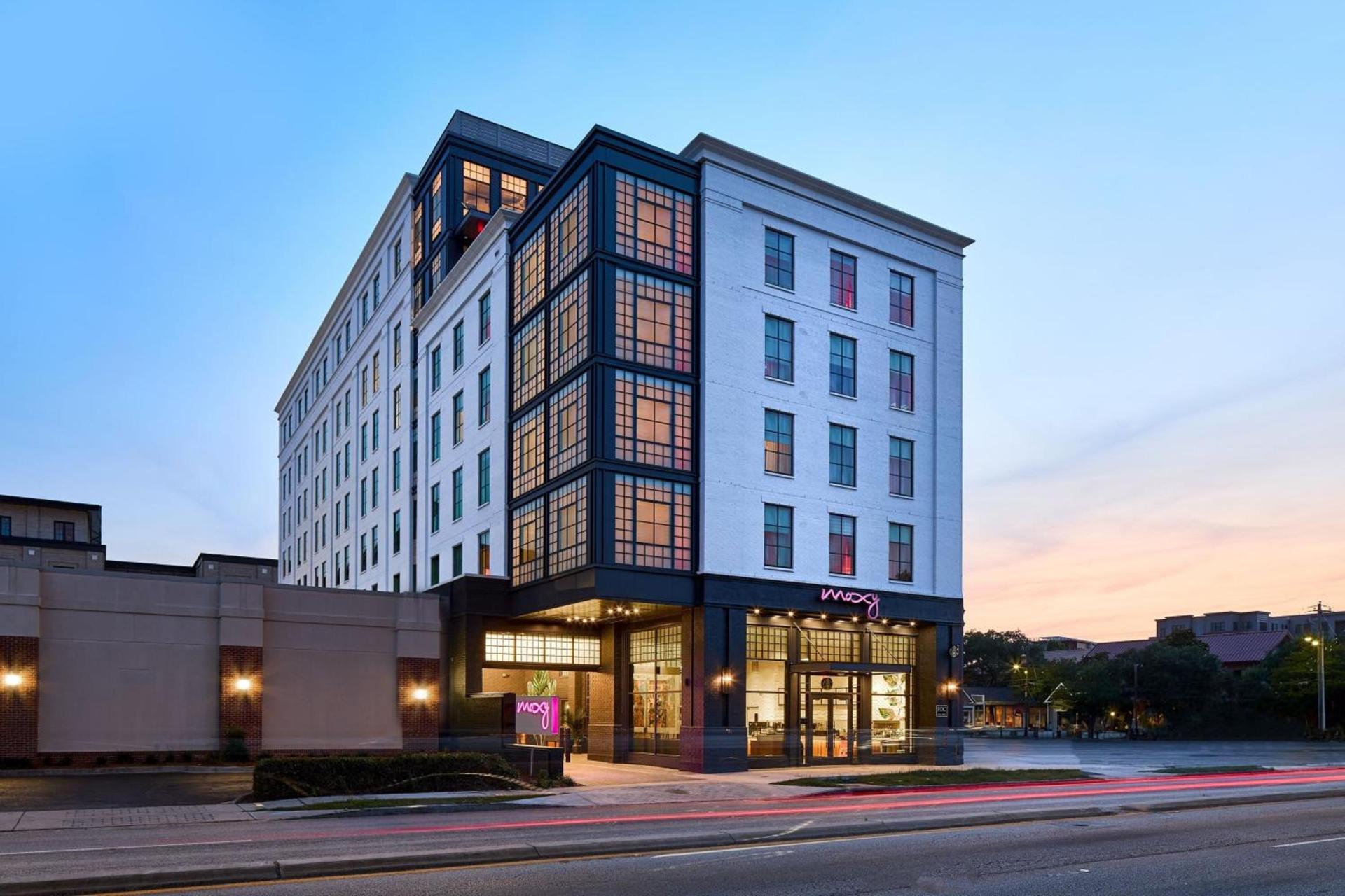 Moxy Charleston Downtown photo 1