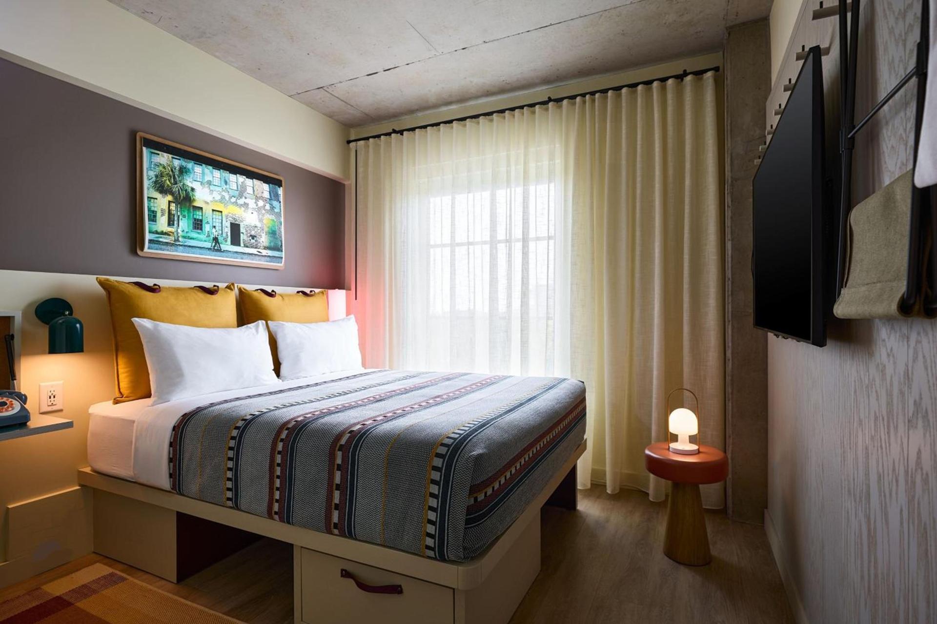 Moxy Charleston Downtown photo 24
