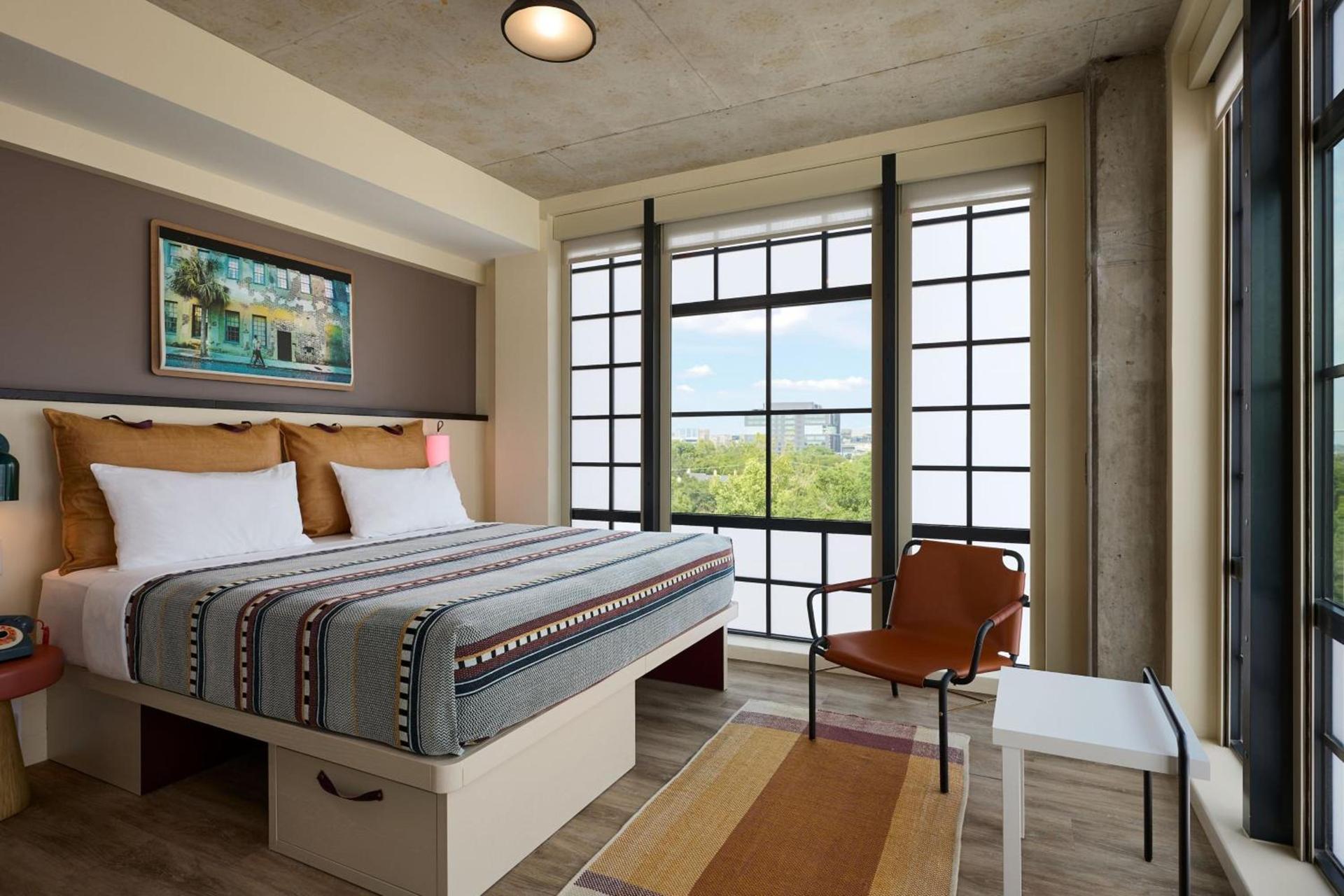 Moxy Charleston Downtown photo 26
