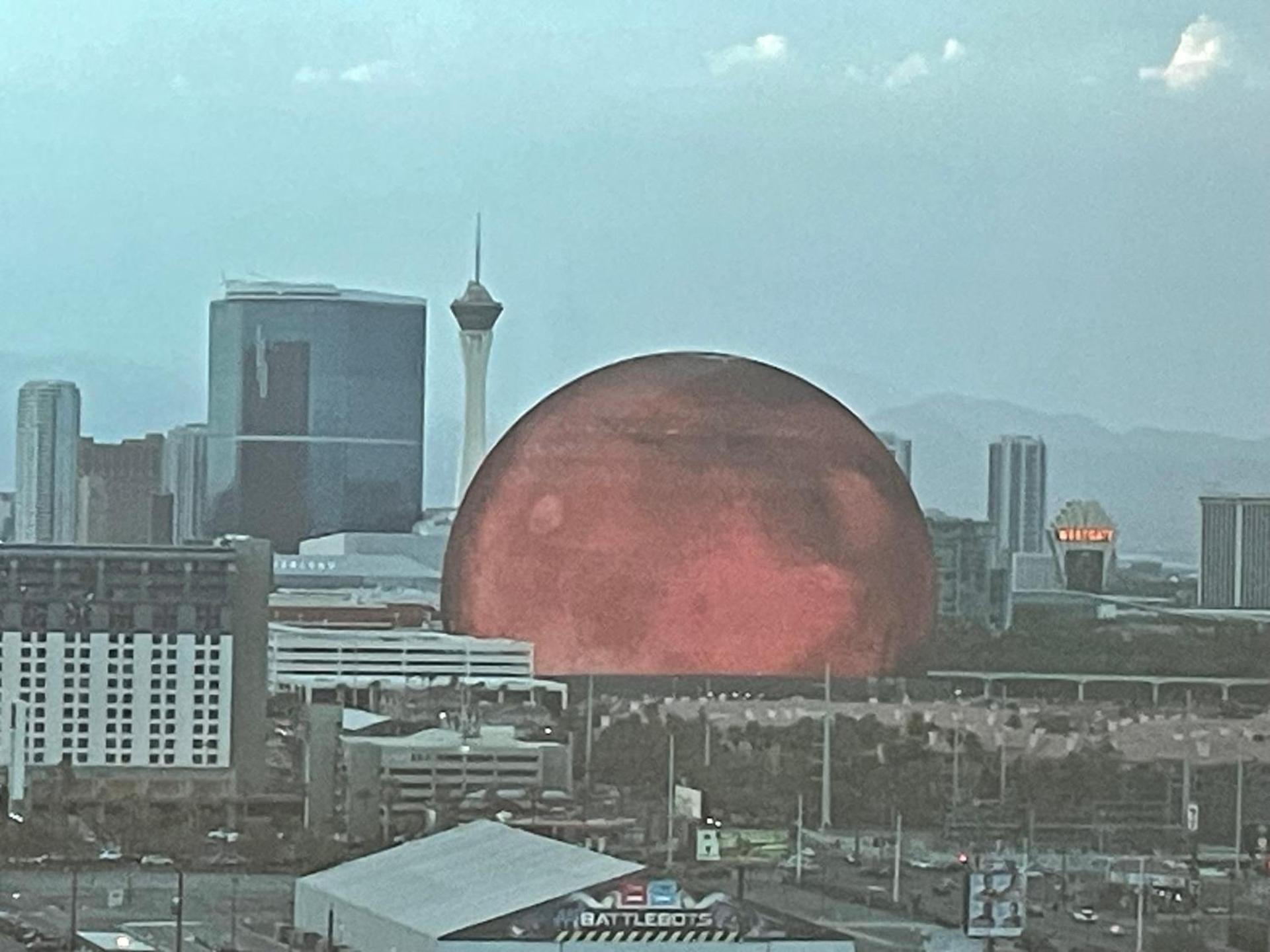 Signature MGM Suite with Strip and Sphere View photo 20