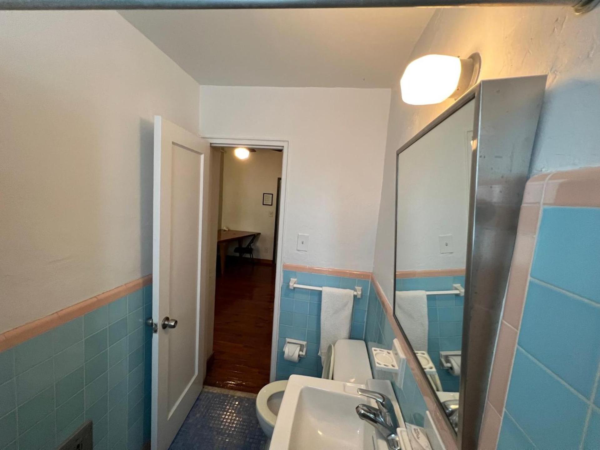 Sherbrooke All Suites Hotel photo 9
