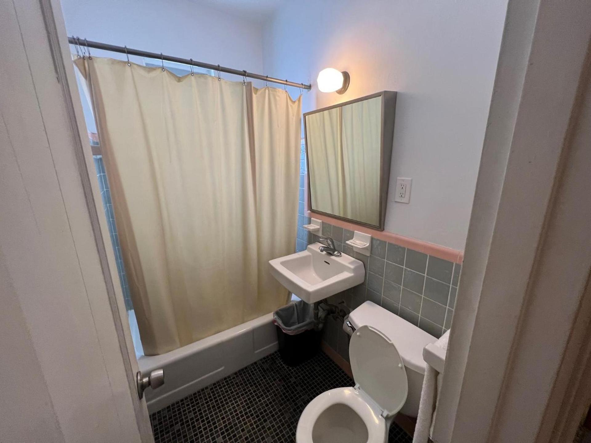 Sherbrooke All Suites Hotel photo 8
