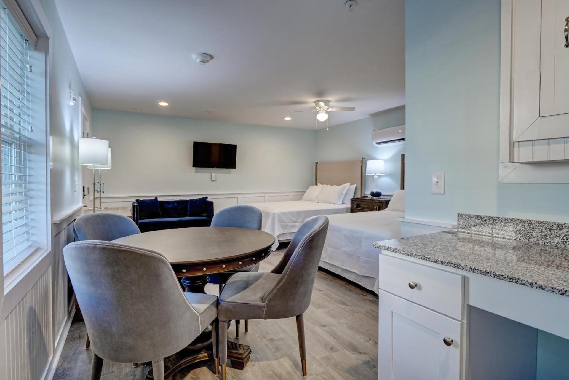 Loggerhead Inn and Suites photo 53