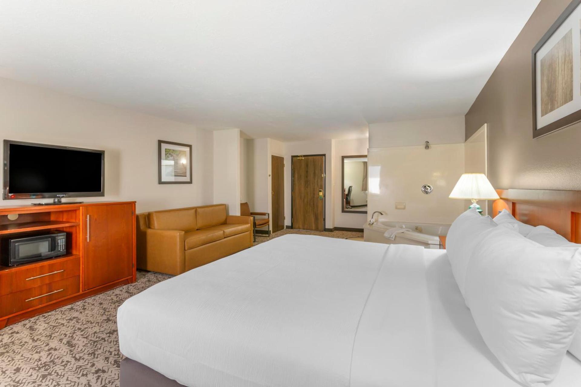 Quality Inn & Suites Fillmore I-15 photo 39