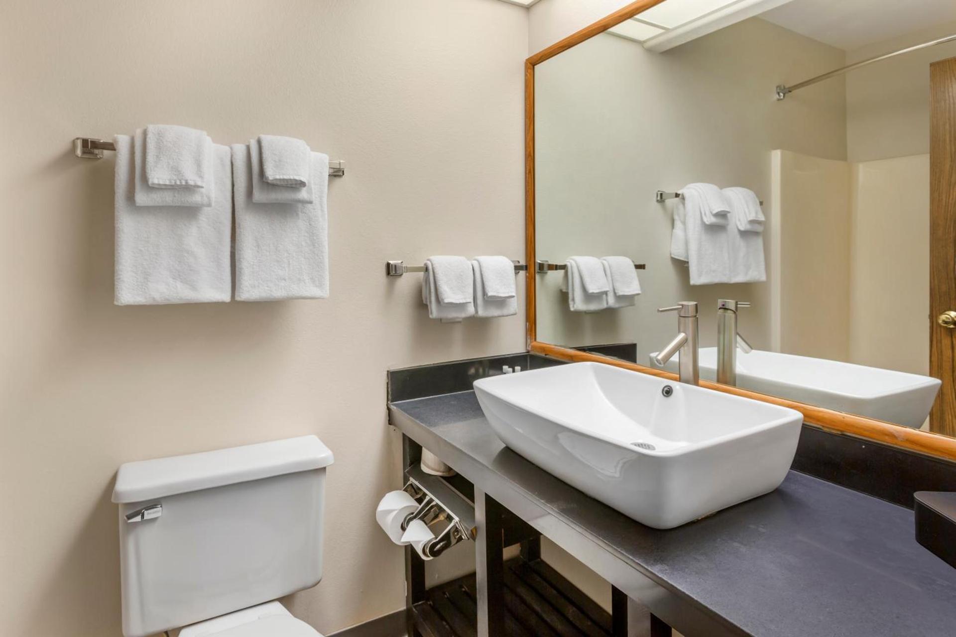 Quality Inn & Suites Fillmore I-15 photo 12
