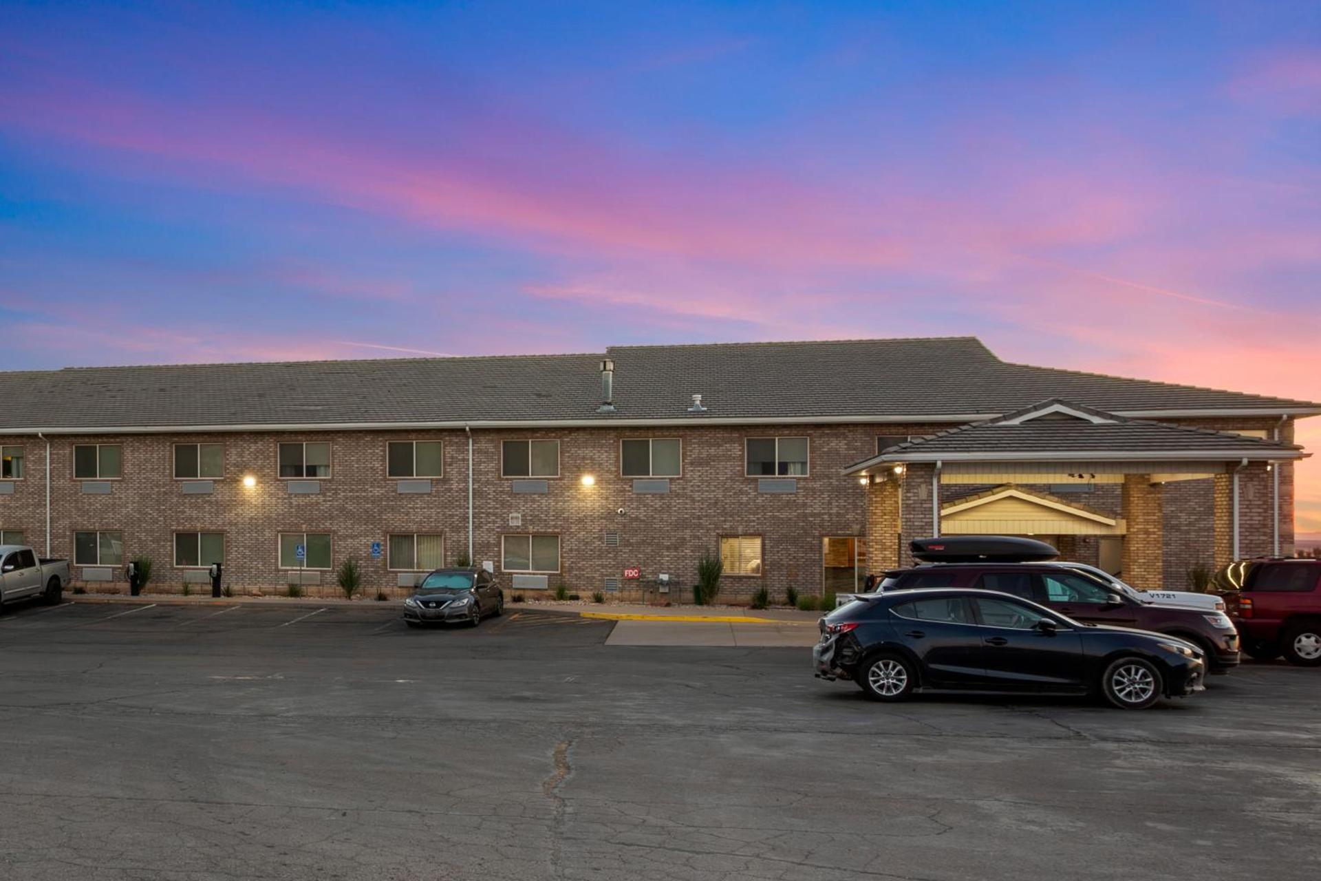 Quality Inn & Suites Fillmore I-15 photo 43