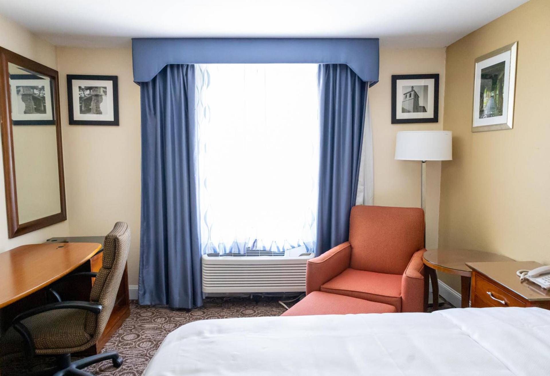 Baymont by Wyndham College Park Atlanta Airport South photo 5