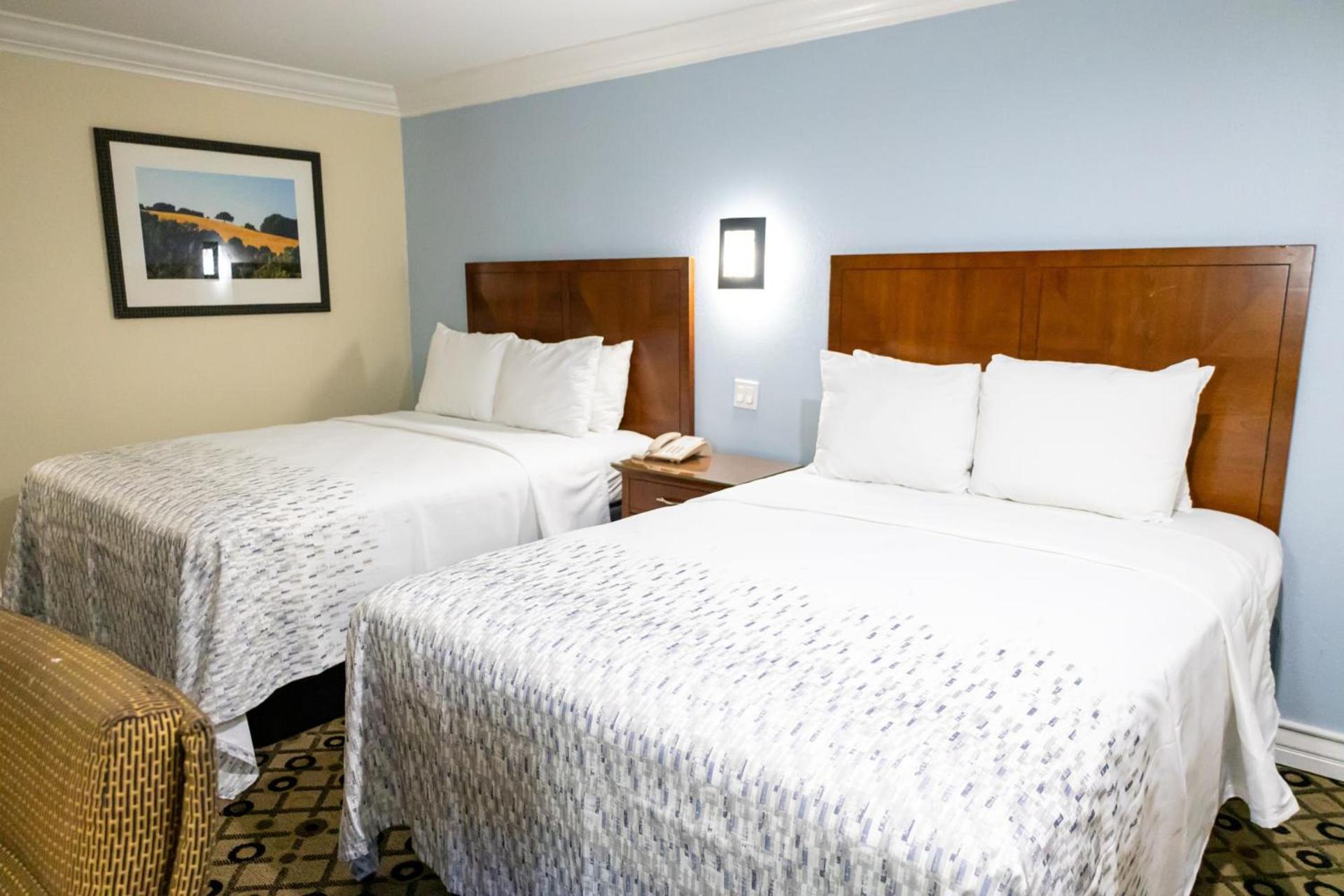 Baymont by Wyndham College Park Atlanta Airport South photo 22