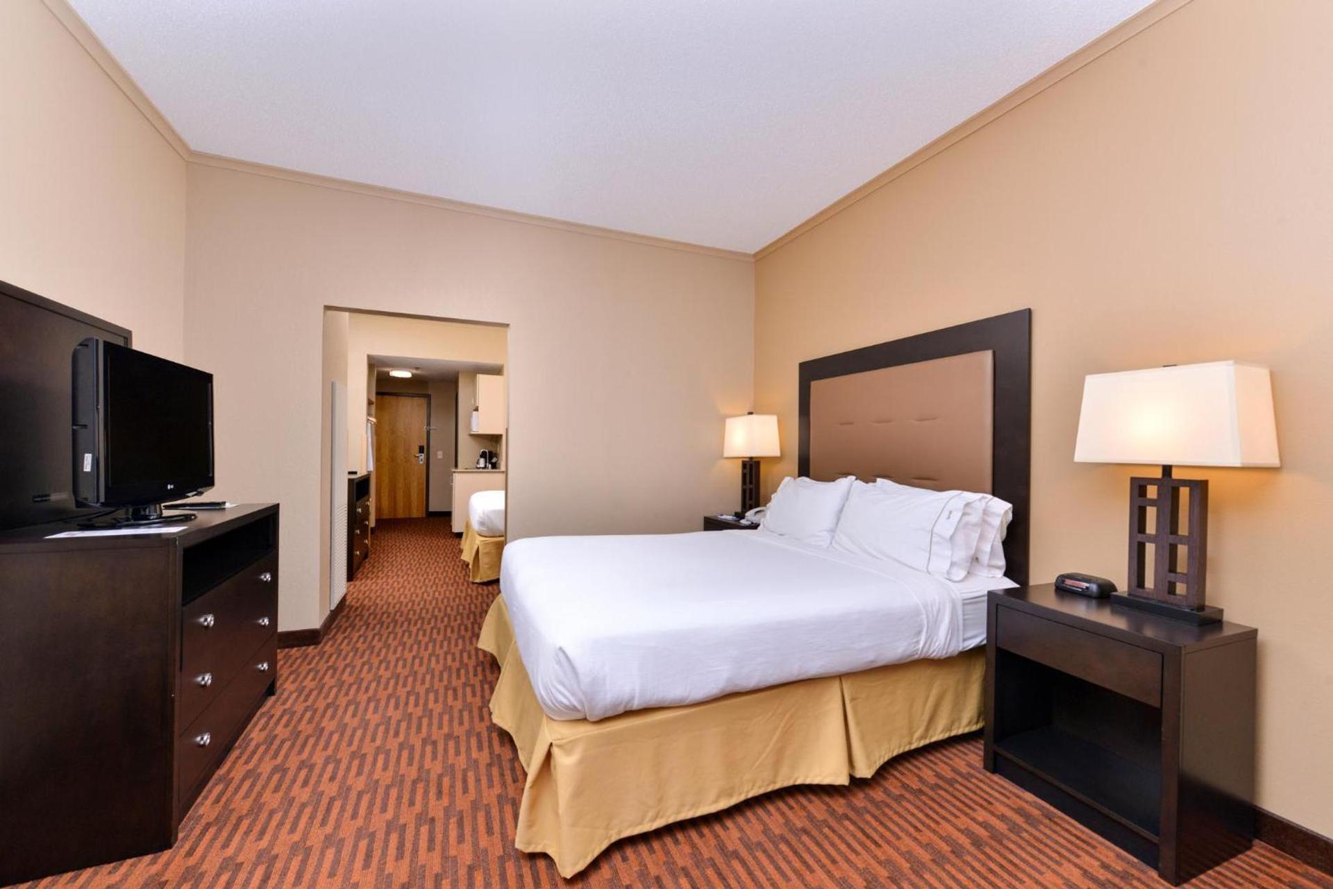 Holiday Inn Express Breezewood by IHG photo 54