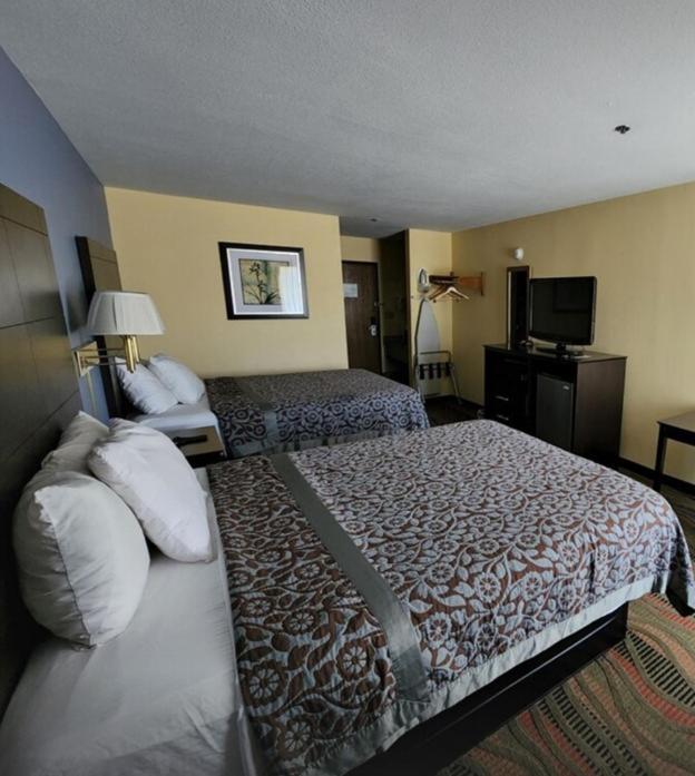 Days Inn by Wyndham Springfield photo 19