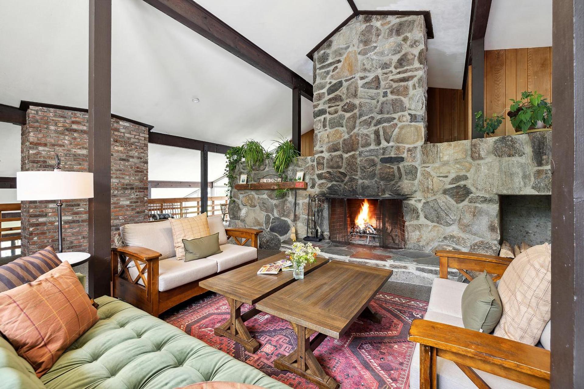 Mountaineer Inn photo 16