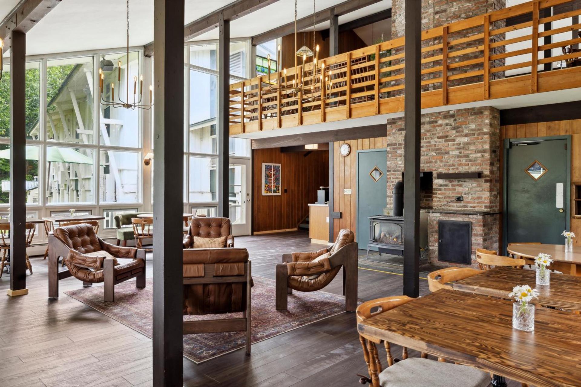 Mountaineer Inn photo 15