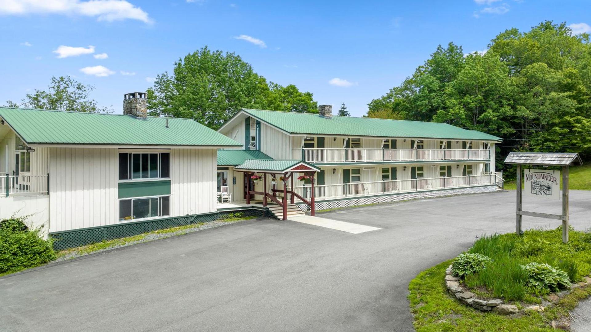 Mountaineer Inn photo 7