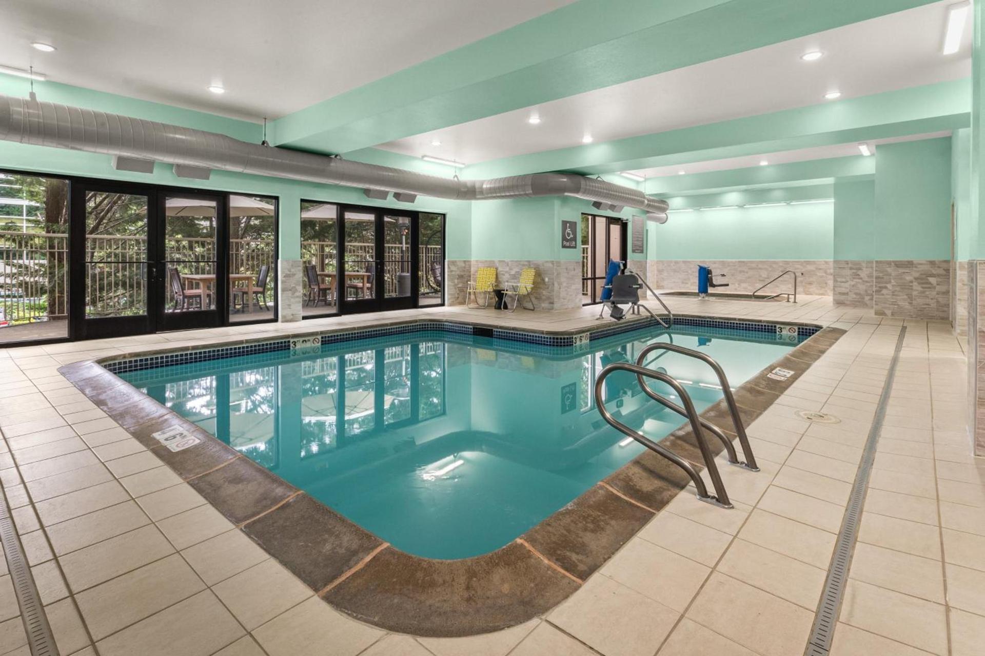 Holiday Inn & Suites Bothell an IHG Hotel photo 25