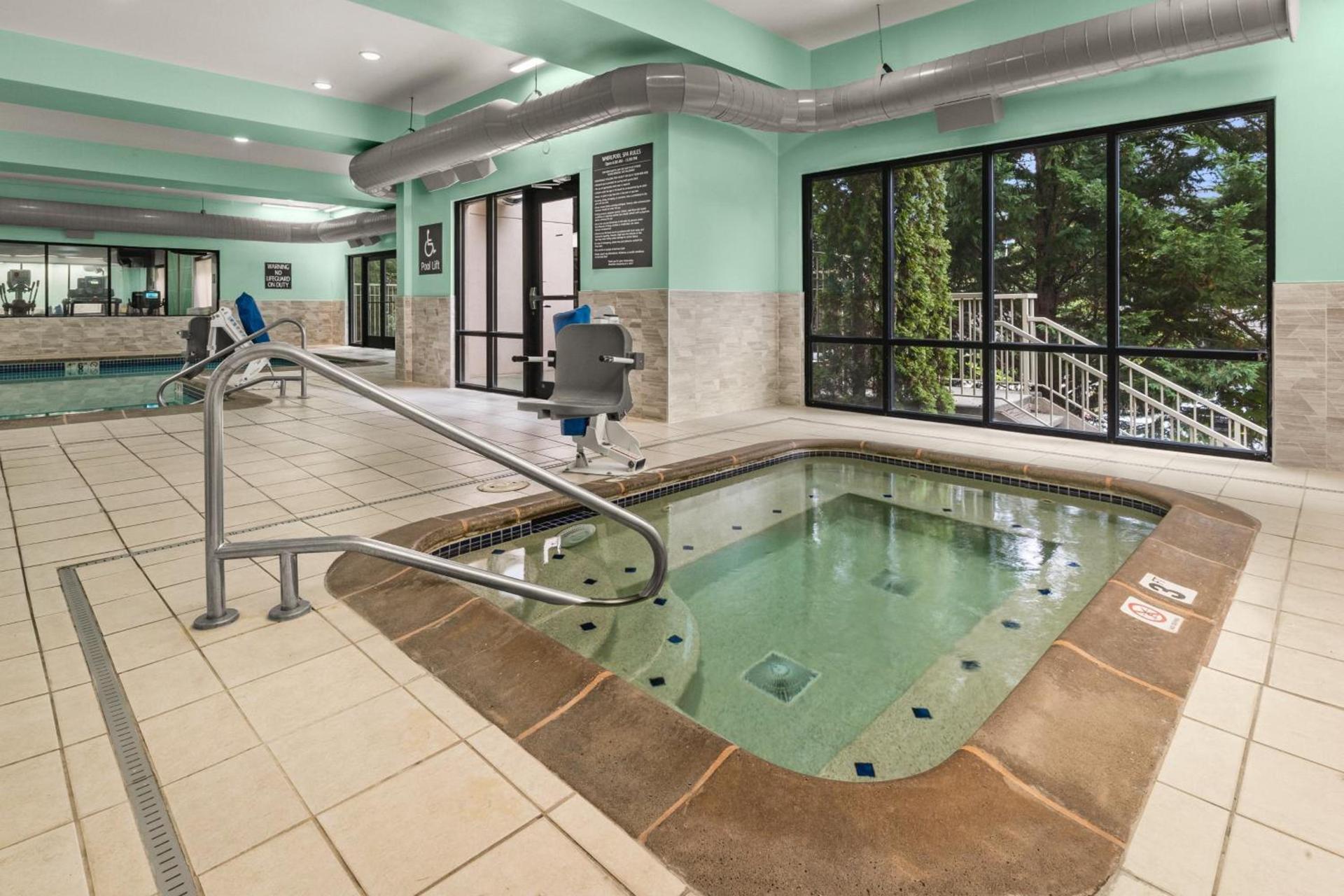 Holiday Inn & Suites Bothell an IHG Hotel photo 26