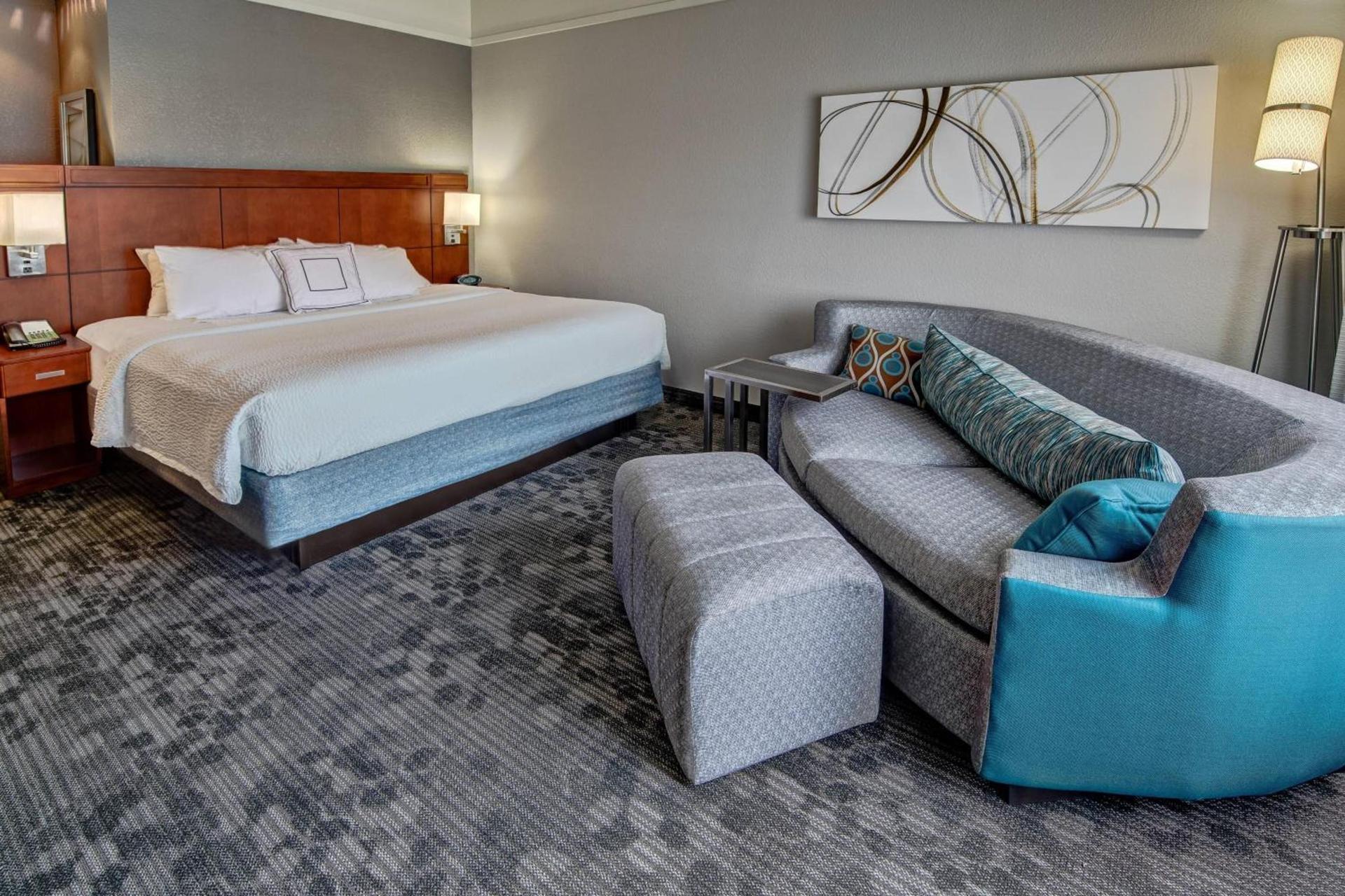 Courtyard by Marriott Troy photo 8