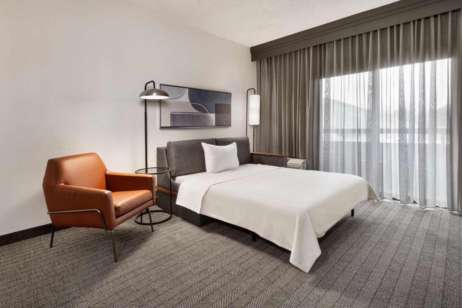 Courtyard by Marriott Memphis Airport photo 7